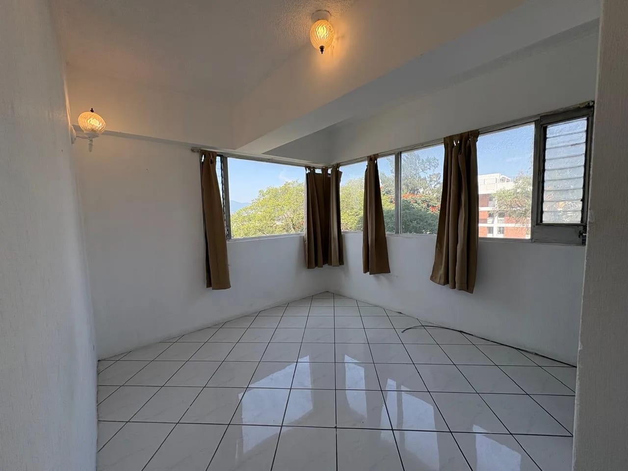 Apartamento en alquiler, Edificio Vistalago, zona 13 — Apartamento en Alquiler en Vistalago, Zona 13, Guatemala, Ciudad — foto 4 de 6