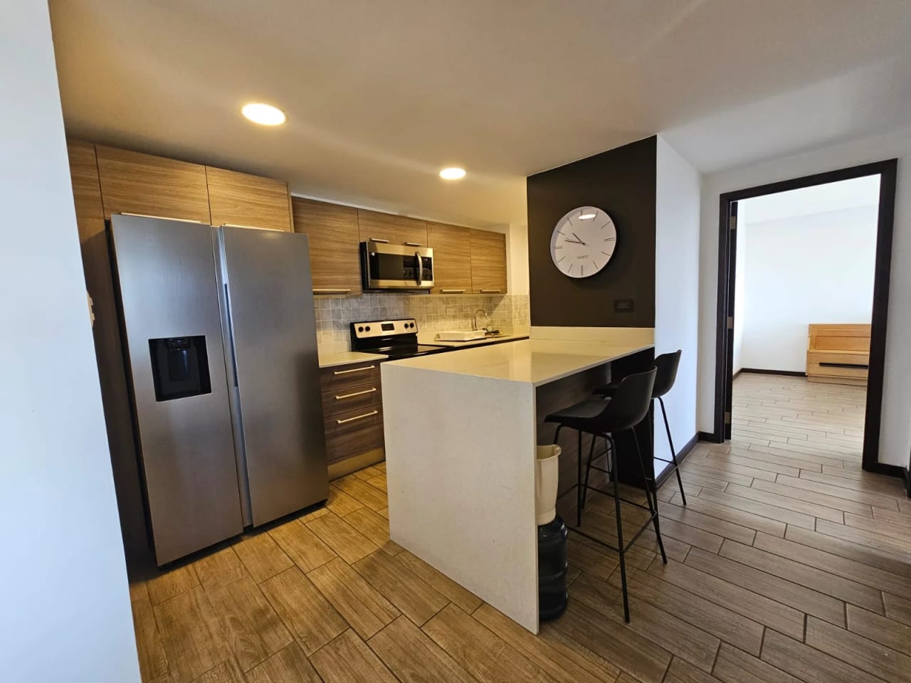 Apartamento Amueblado en Alquiler, Edificio Ferrara, zona 10 — Apartamento en Alquiler en Ferrara 10, Zona 10, Guatemala, Ciudad — foto 4 de 11