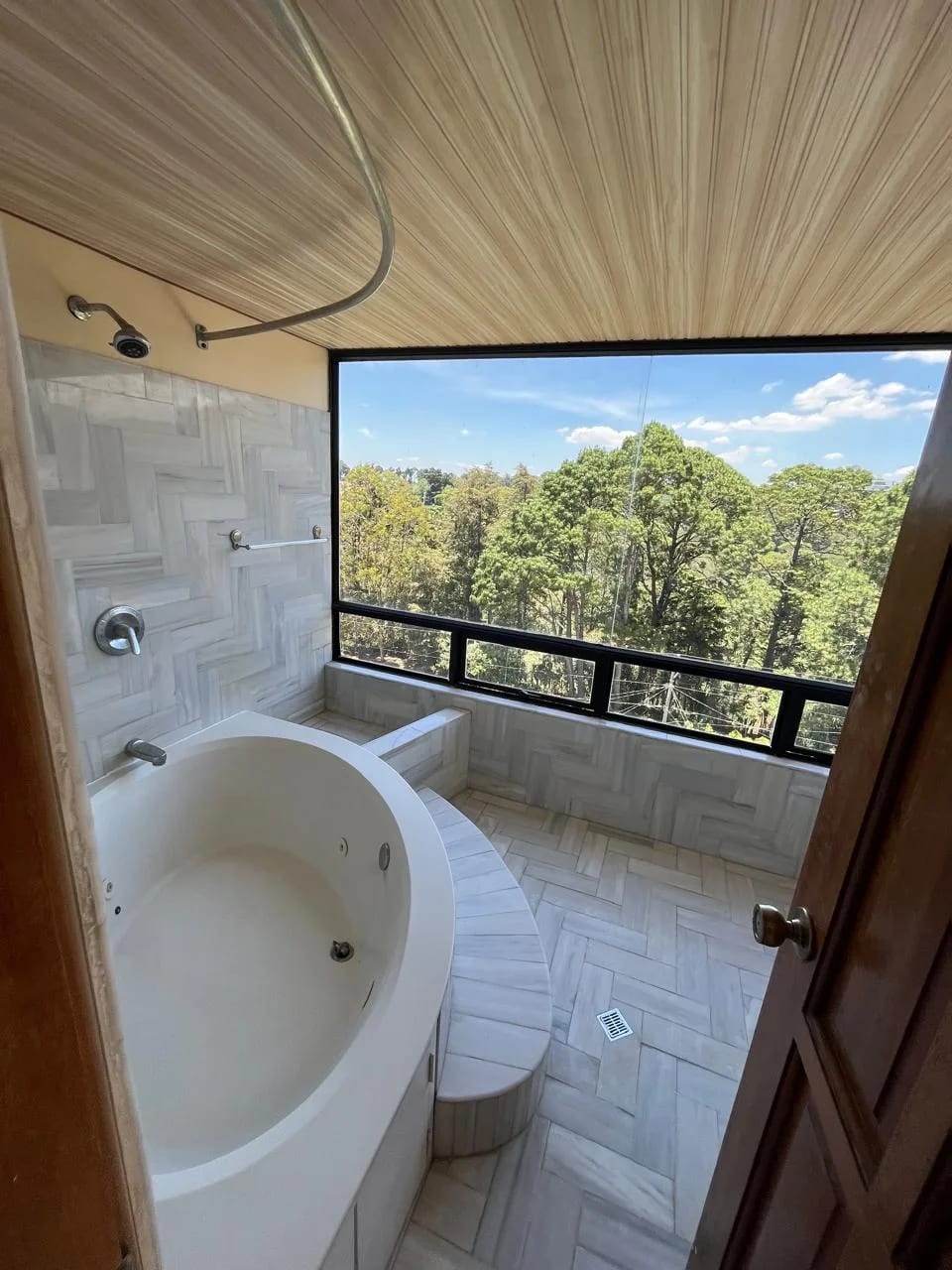 Exclusivo Penthouse en alquiler, Andes de la Montaña, zona 16 — Apartamento en Alquiler en Zona 16, Guatemala, Ciudad — foto 9 de 15