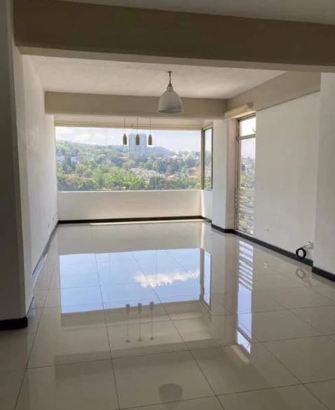 Amplio Apartamento en Alquiler, San Lazaro, zona 15 — Apartamento en Alquiler en San Lázaro, Zona 15, Guatemala, Ciudad — foto 2 de 13
