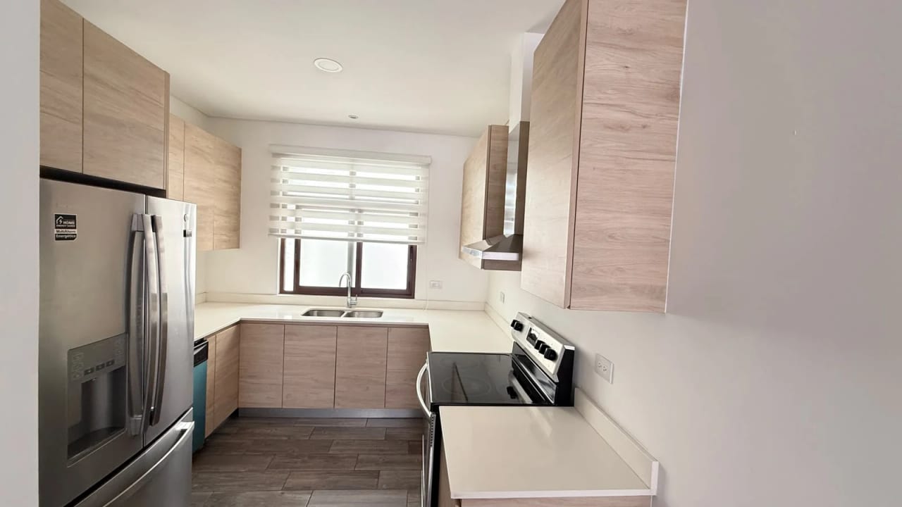 Penthouse en venta, Lirios de Cayalá 1, zona 16 — Apartamento en Venta en Lirios de Cayalá I, Zona 16, Guatemala, Ciudad — foto 2 de 12