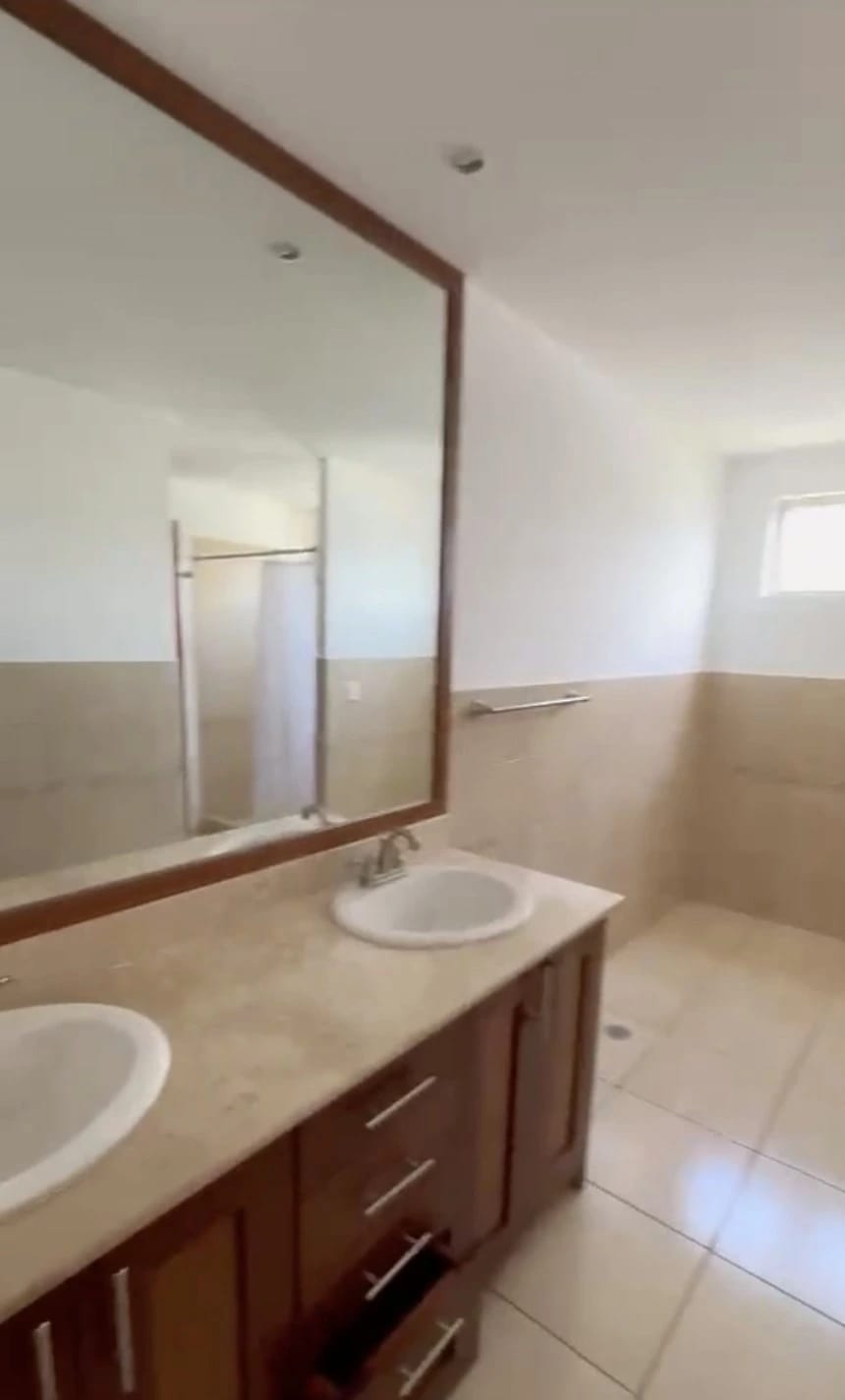 Apartamento Exclusivo en alquiler, Edificio Botticelli 2, zona 15 — Apartamento en Alquiler en Botticelli II, Zona 15, Guatemala, Ciudad — foto 13 de 15