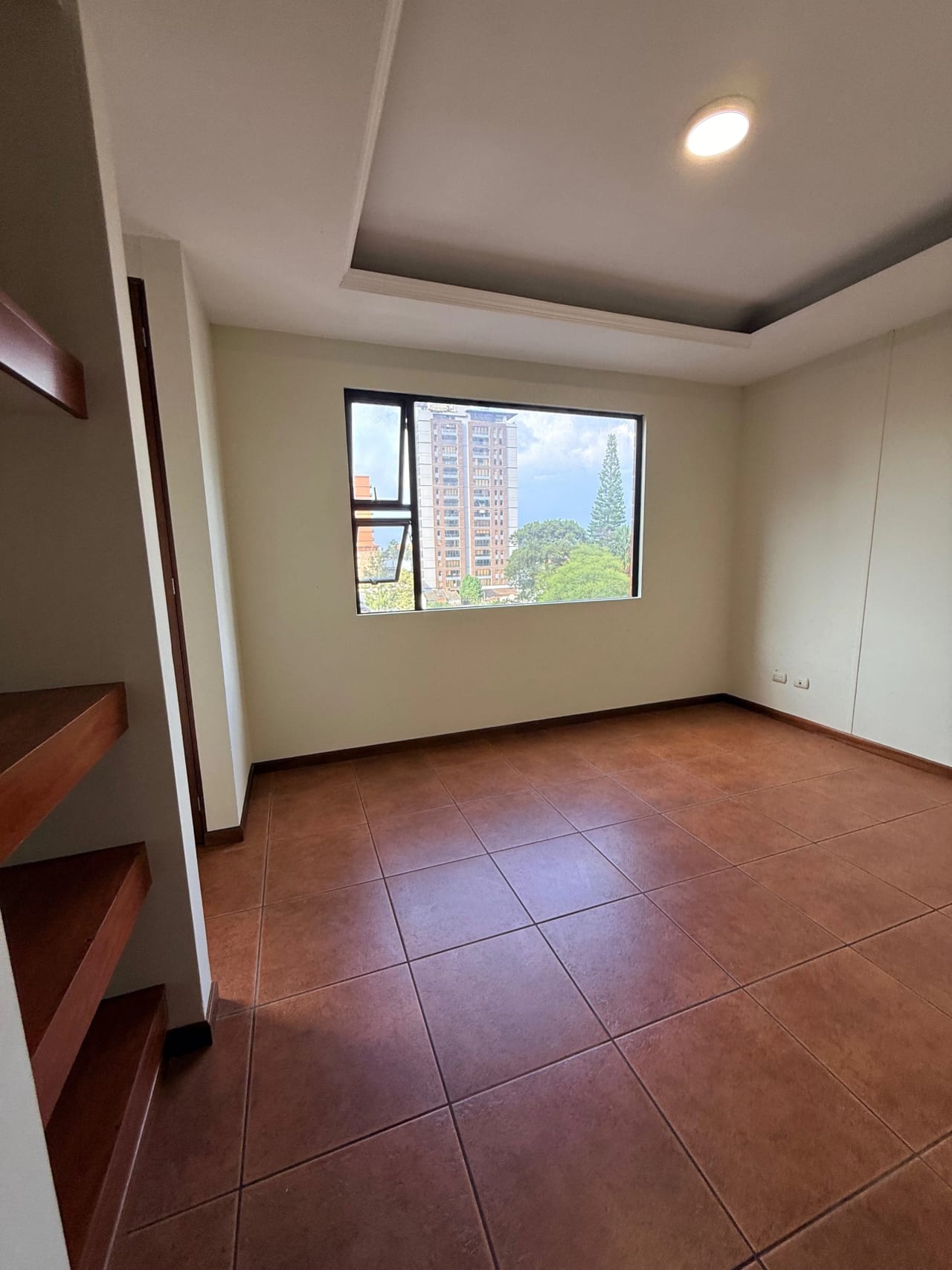 Apartamento en Alquiler, Edificio Torre del Valle, zona 10 — Apartamento en Alquiler en Torre Del Valle, Zona 10, Guatemala, Ciudad — foto 14 de 17