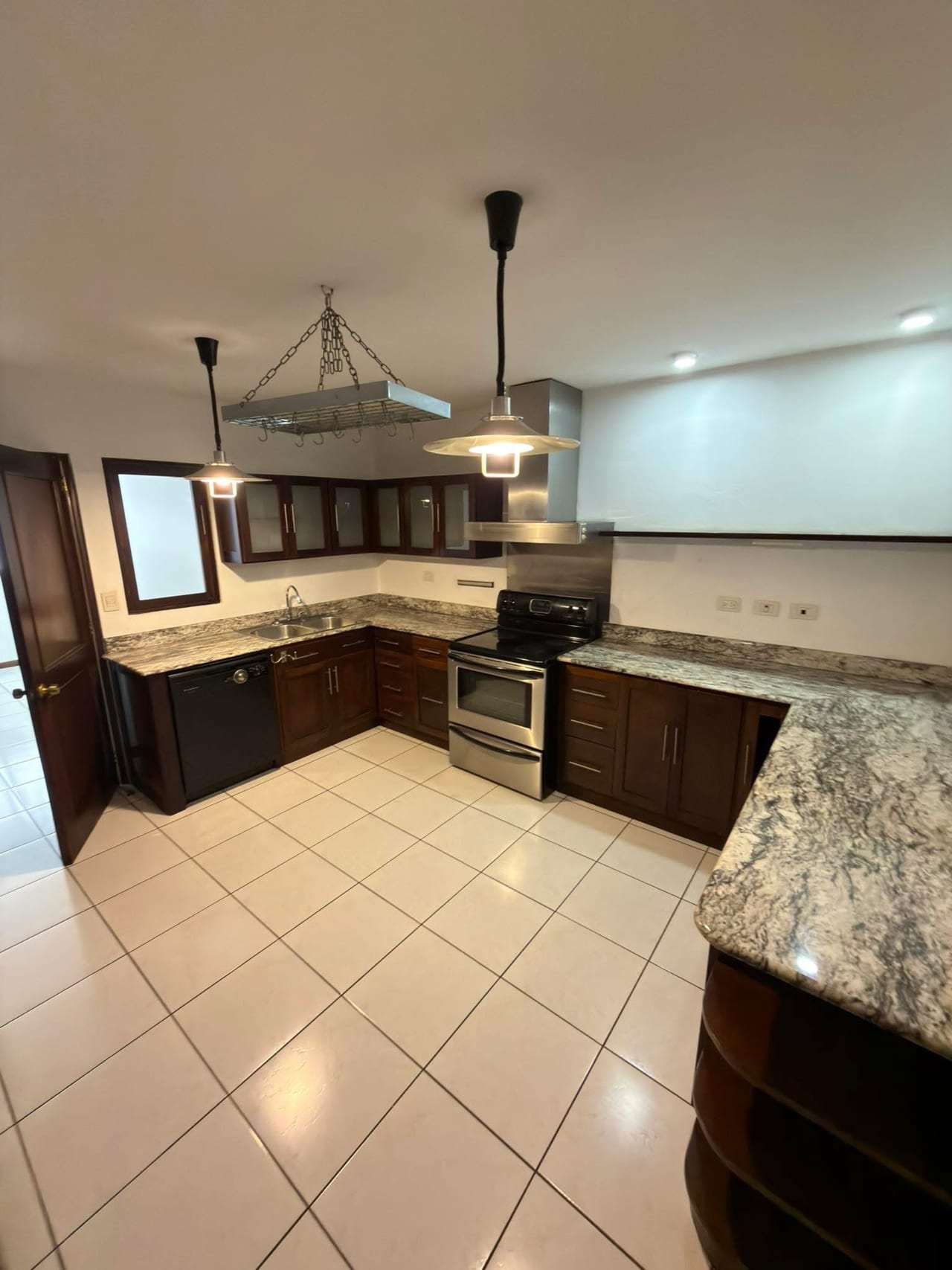 Bellisimo y amplio apartamento zona 14 — Apartamento en Venta en Terranova, Zona 14, Guatemala, Ciudad — foto 8 de 11