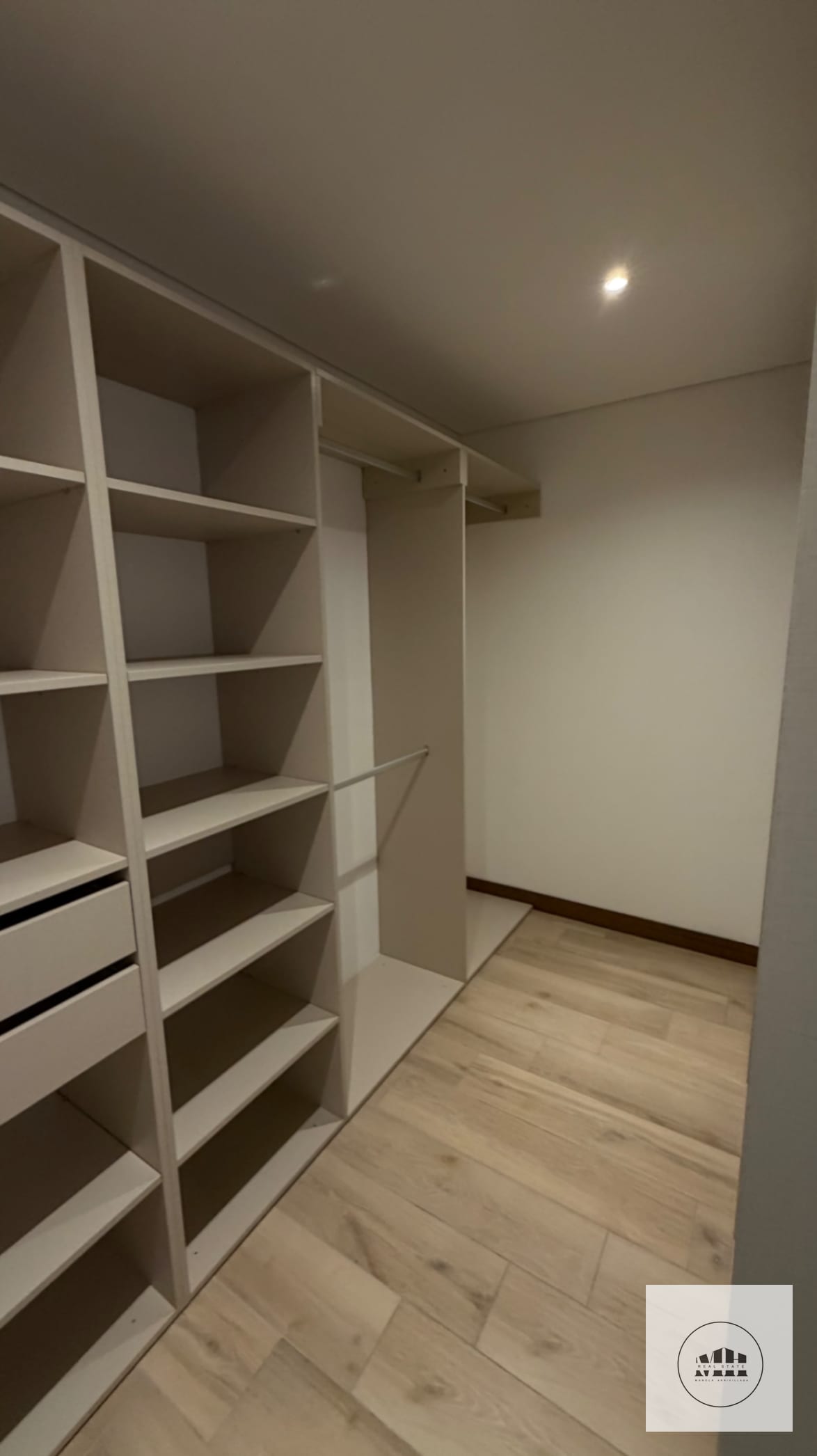 Bellísimo y moderno apartamento en zona 10 — Apartamento en Alquiler en Zona 10, Guatemala, Ciudad — foto 7 de 17