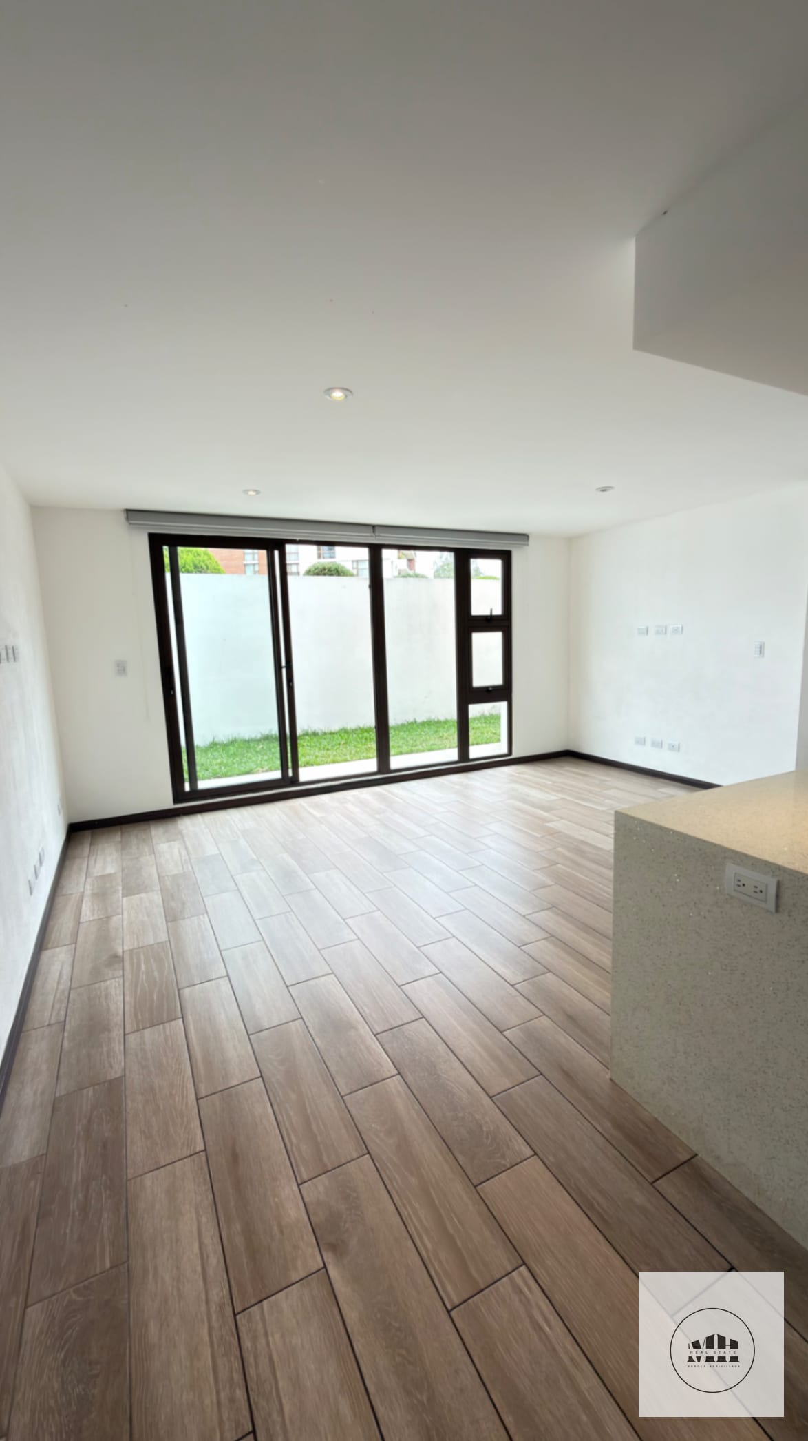Espectacular apartamento con jardín zona 16 — Apartamento en Venta en San Isidro 20/21, Zona 16, Guatemala, Ciudad — foto 3 de 17