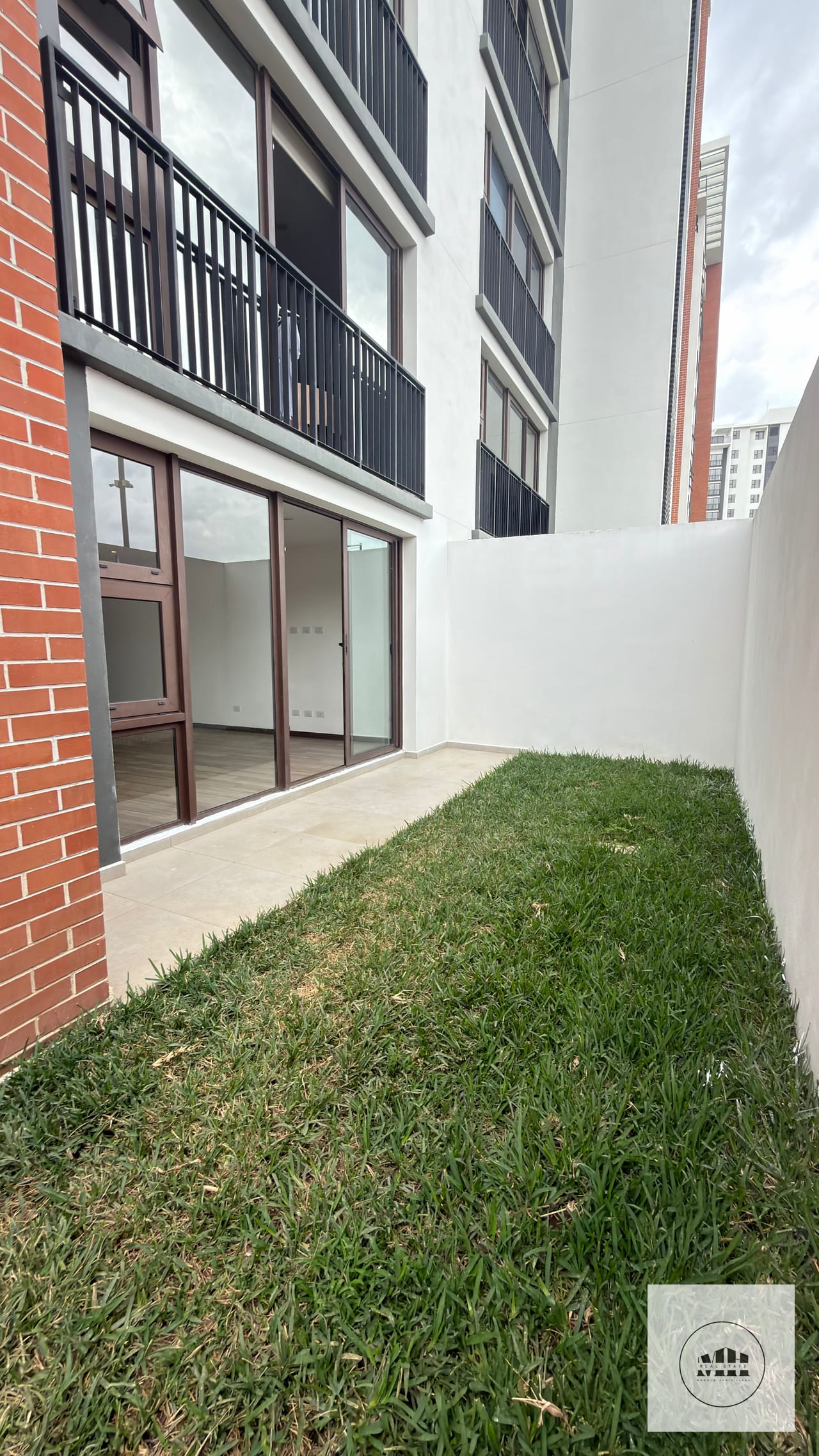 Espectacular apartamento con jardín zona 16 — Apartamento en Venta en San Isidro 20/21, Zona 16, Guatemala, Ciudad — foto 7 de 17