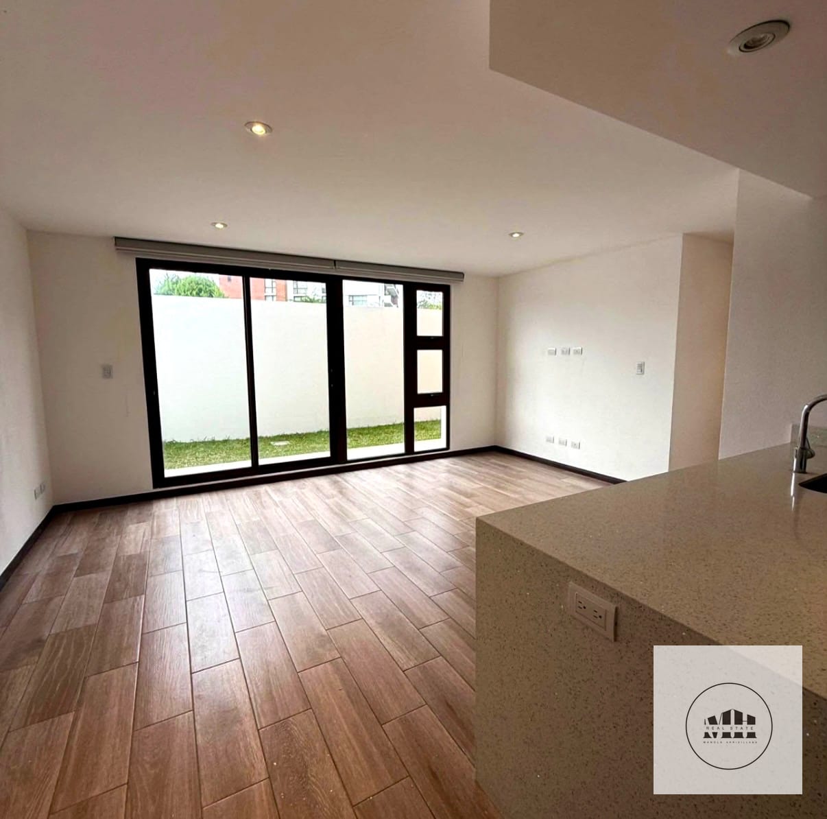 Espectacular apartamento con jardín zona 16 — Apartamento en Venta en San Isidro 20/21, Zona 16, Guatemala, Ciudad — foto 11 de 17