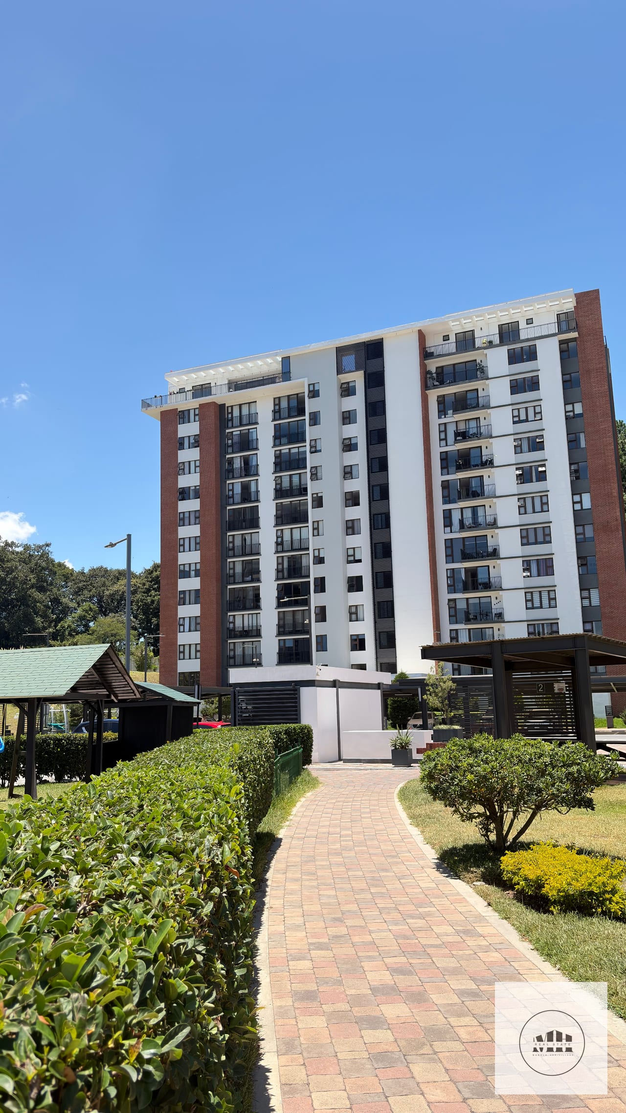 Bello apartamento con jardin — Apartamento en Venta en San Isidro 20/21, Zona 16, Guatemala, Ciudad — foto 1 de 13