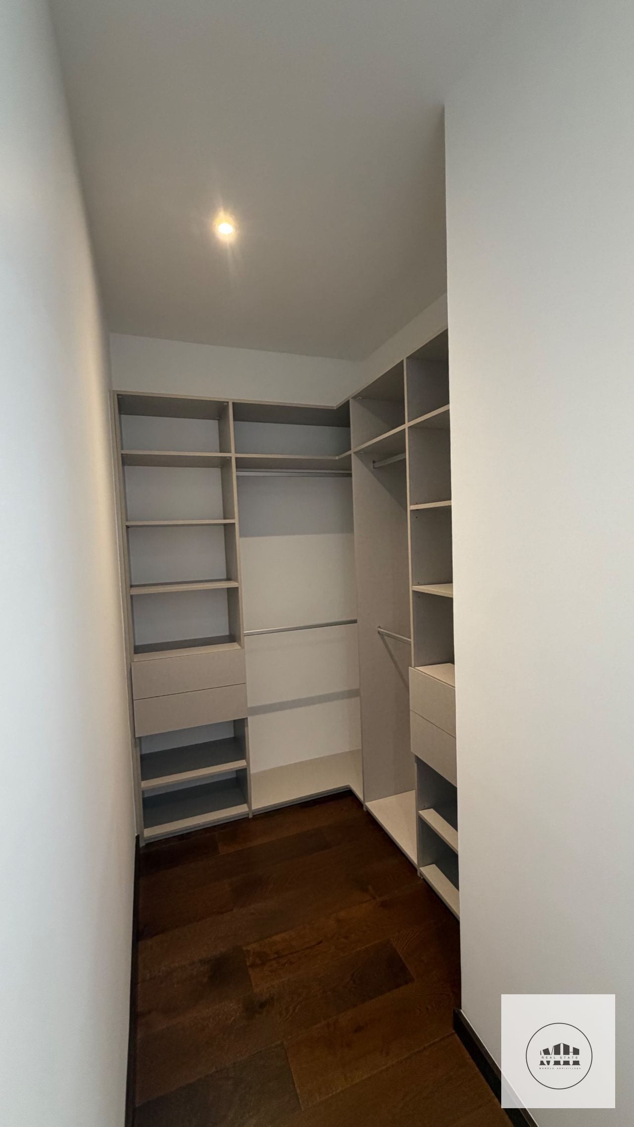 Bello y moderno zona 14 — Apartamento en Venta en Zona 14, Guatemala, Ciudad — foto 9 de 14