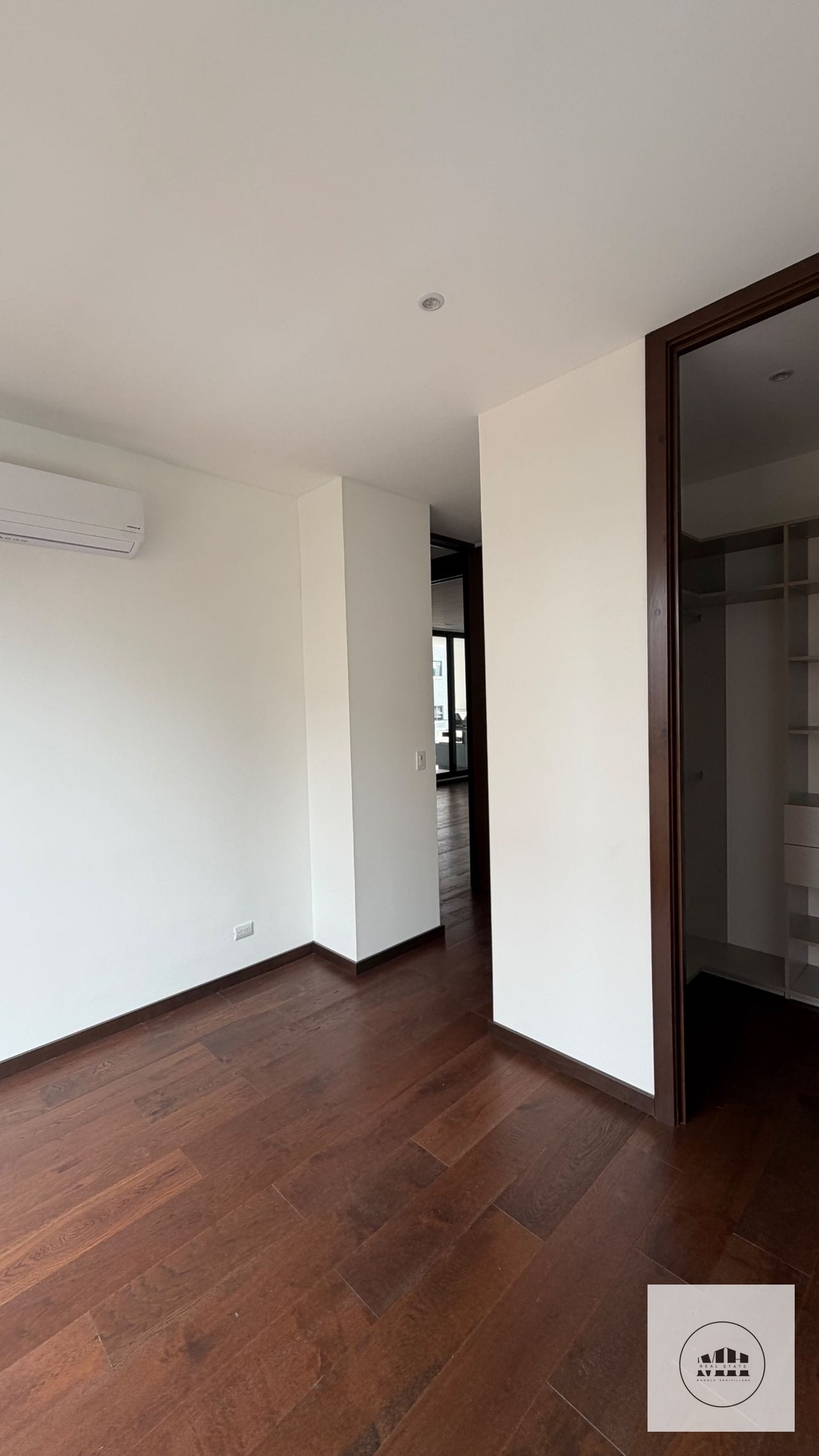 Bello y moderno zona 14 — Apartamento en Venta en Zona 14, Guatemala, Ciudad — foto 11 de 14