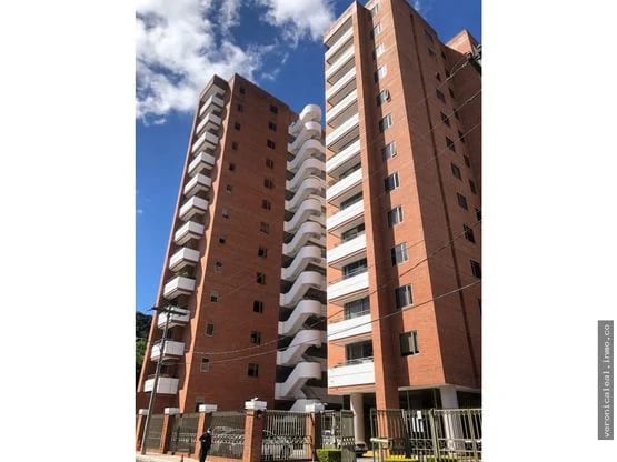 Zona 10 Jardines del Acueducto Apartamento en venta y renta — Apartamento en Venta en Zona 10, Guatemala, Ciudad — foto 2 de 17