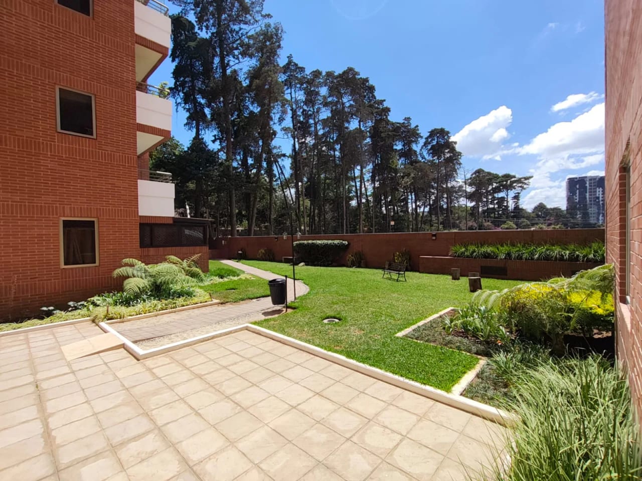 Zona 10 Jardines del Acueducto Apartamento en venta y renta — Apartamento en Venta en Zona 10, Guatemala, Ciudad — foto 16 de 17
