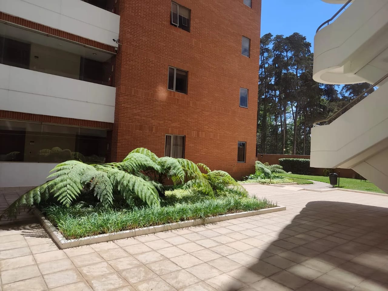 Zona 10 Jardines del Acueducto Apartamento en venta y renta — Apartamento en Venta en Zona 10, Guatemala, Ciudad — foto 15 de 17