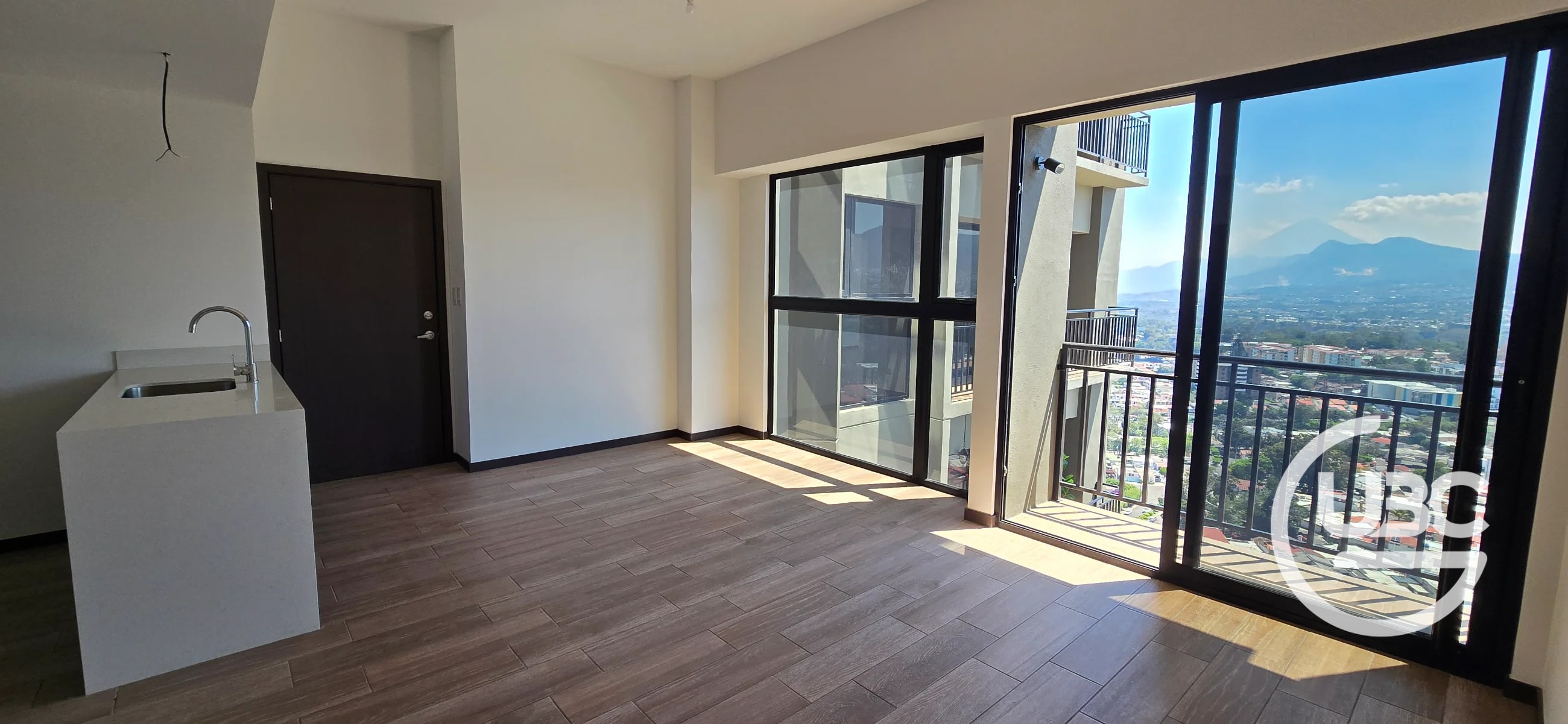Apartamento en venta en Altaire Zona 11 - 5