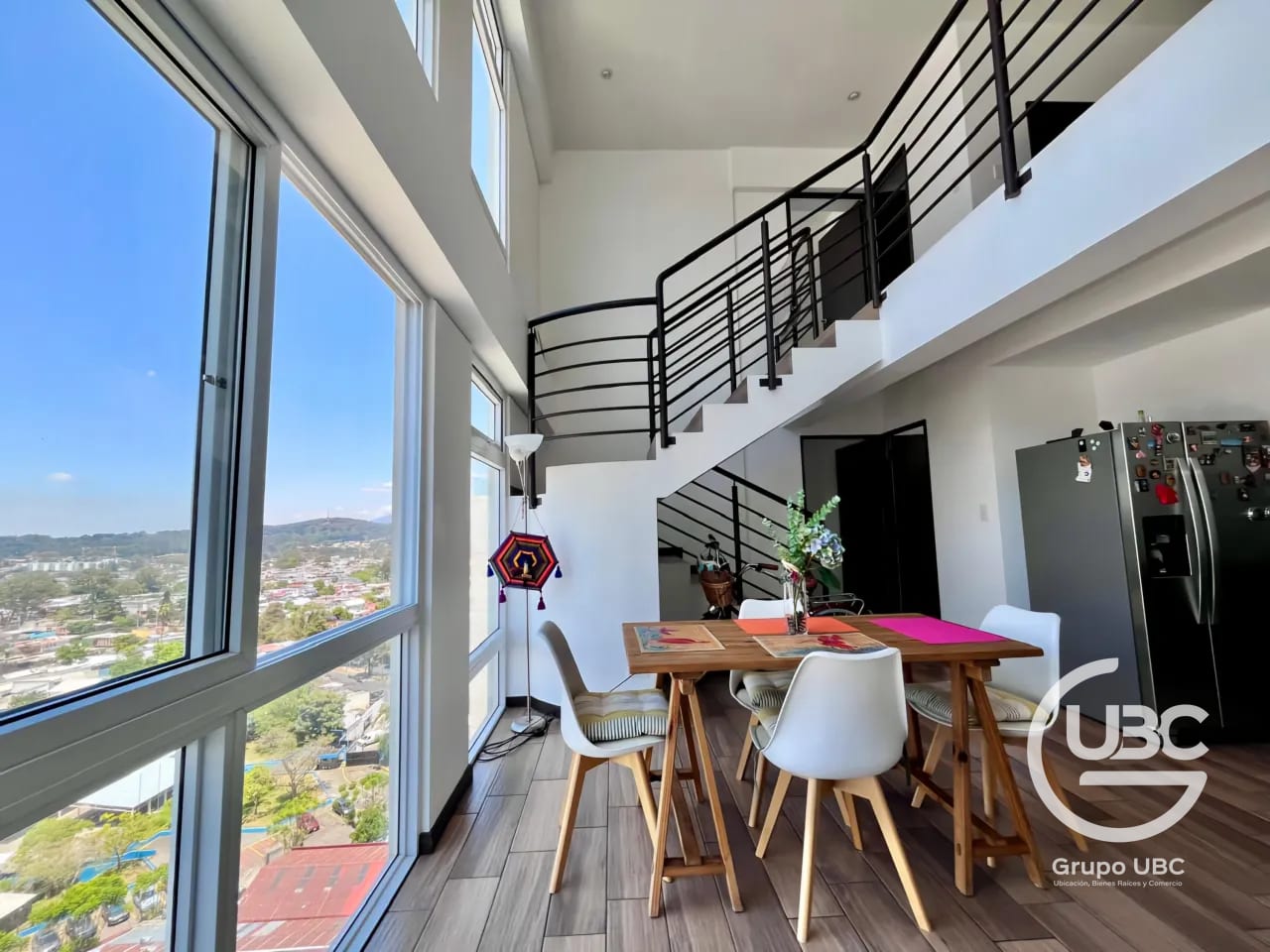 Apartamento en renta amueblado tipo PentHouse en Zona 5 — Apartamento en Alquiler en Casa Asunción, Zona 5, Guatemala, Ciudad — foto 2 de 14