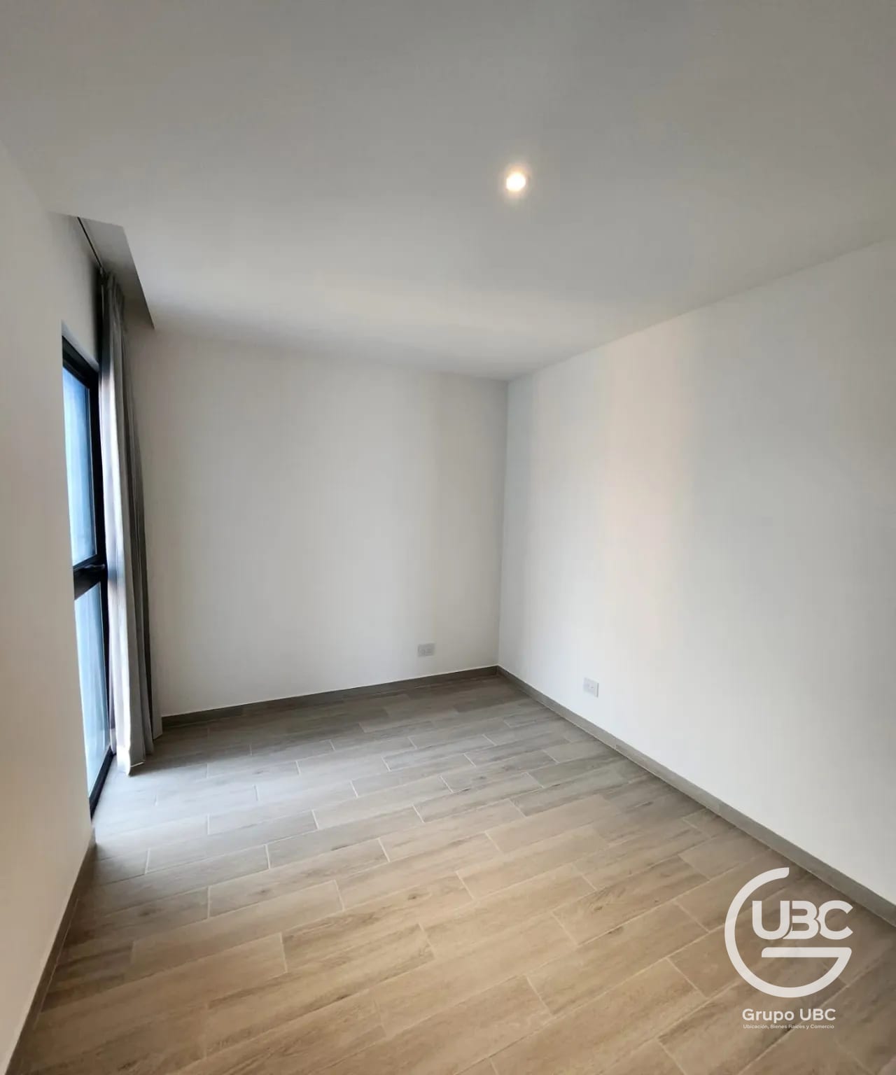 Apartamento en renta en Zona 10 Edificio Parque 10 — Apartamento en Alquiler en Parque 10, Zona 10, Guatemala, Ciudad — foto 11 de 16