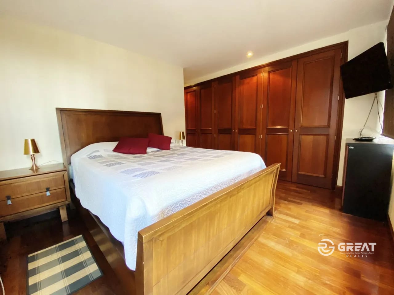 Apartamento Amueblado y Equipado en Zona 14 — Apartamento en Alquiler en San Patricio, Zona 14, Guatemala, Ciudad — foto 6 de 9