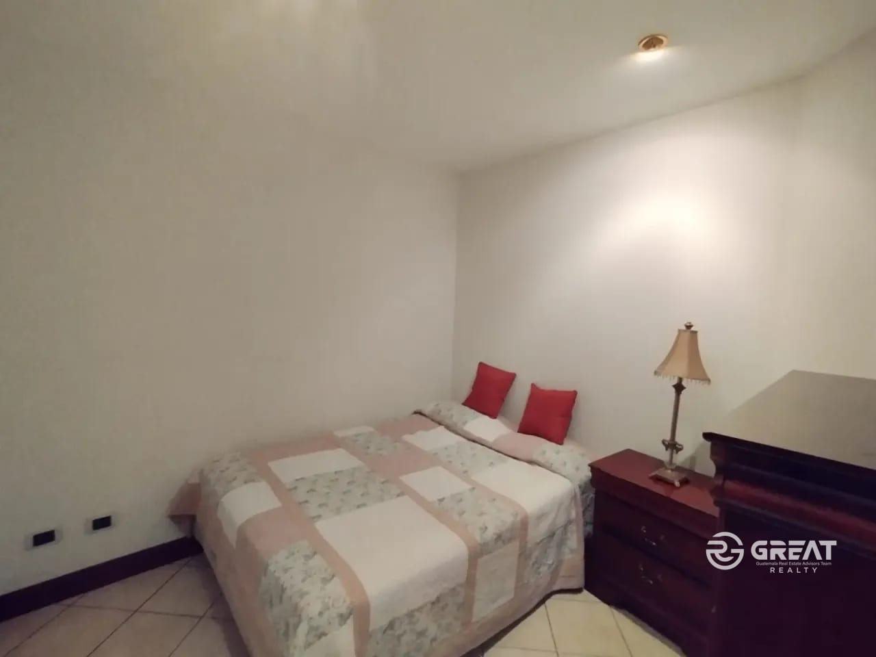 Apartamento Amueblado y Equipado en Renta Zona 10 Area Oakland — Apartamento en Alquiler en Milenia, Zona 10, Guatemala, Ciudad — foto 9 de 13