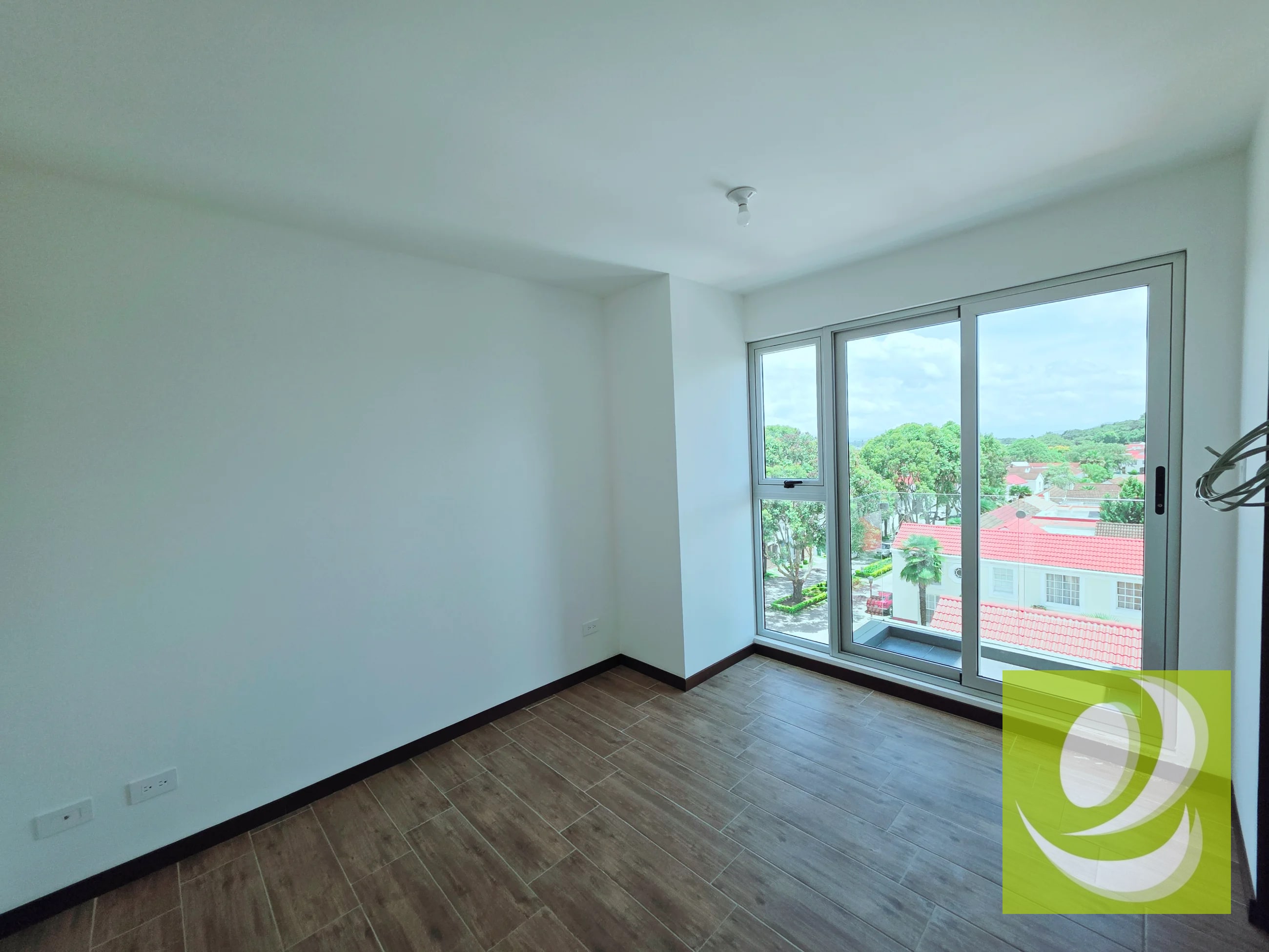 EXCLUSIVO APARTAMENTO DE 2 NIVELES EN CONDADO NARANJO - 2