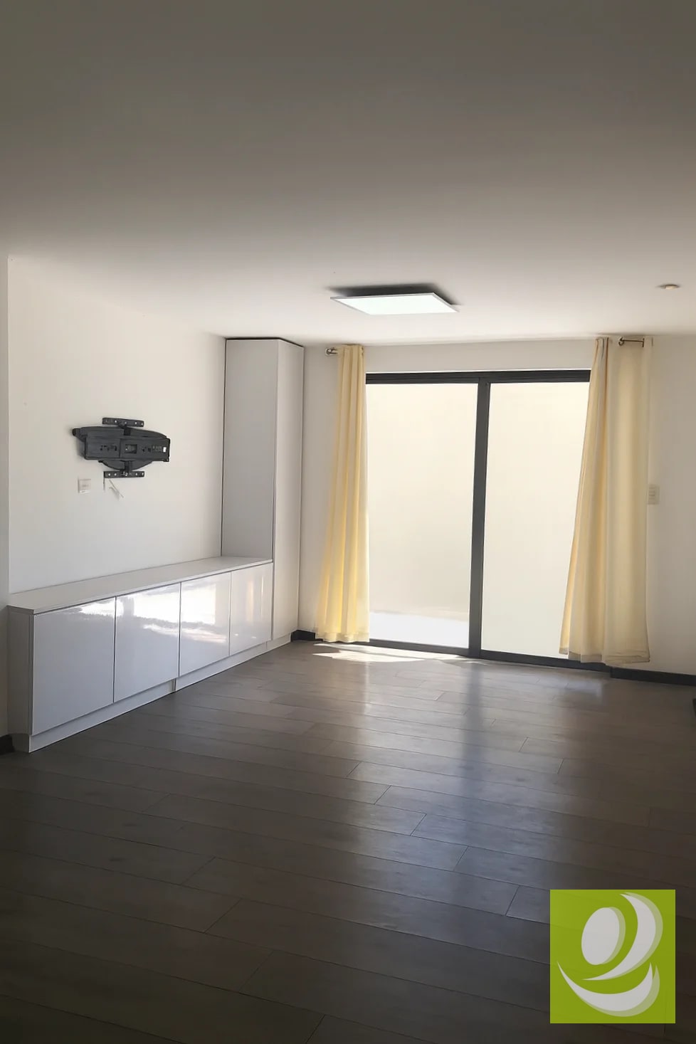 APARTAMENTO CON PATIO EN VENTA, EDIFICIO DI FIORI ZONA 7 - 1