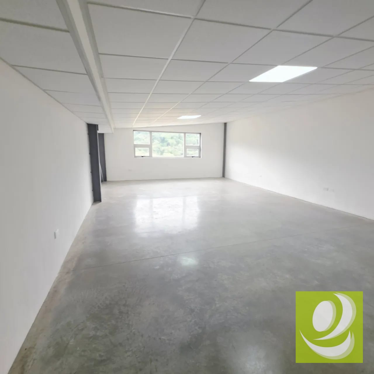 OFIBODEGA EN VENTA DENTRO DE CONDOMINIO INDUSTRIAL EN PETAPA ZONA 12 — Bodega / Ofibodega en Venta en Zona 12, Guatemala, Ciudad — foto 4 de 5