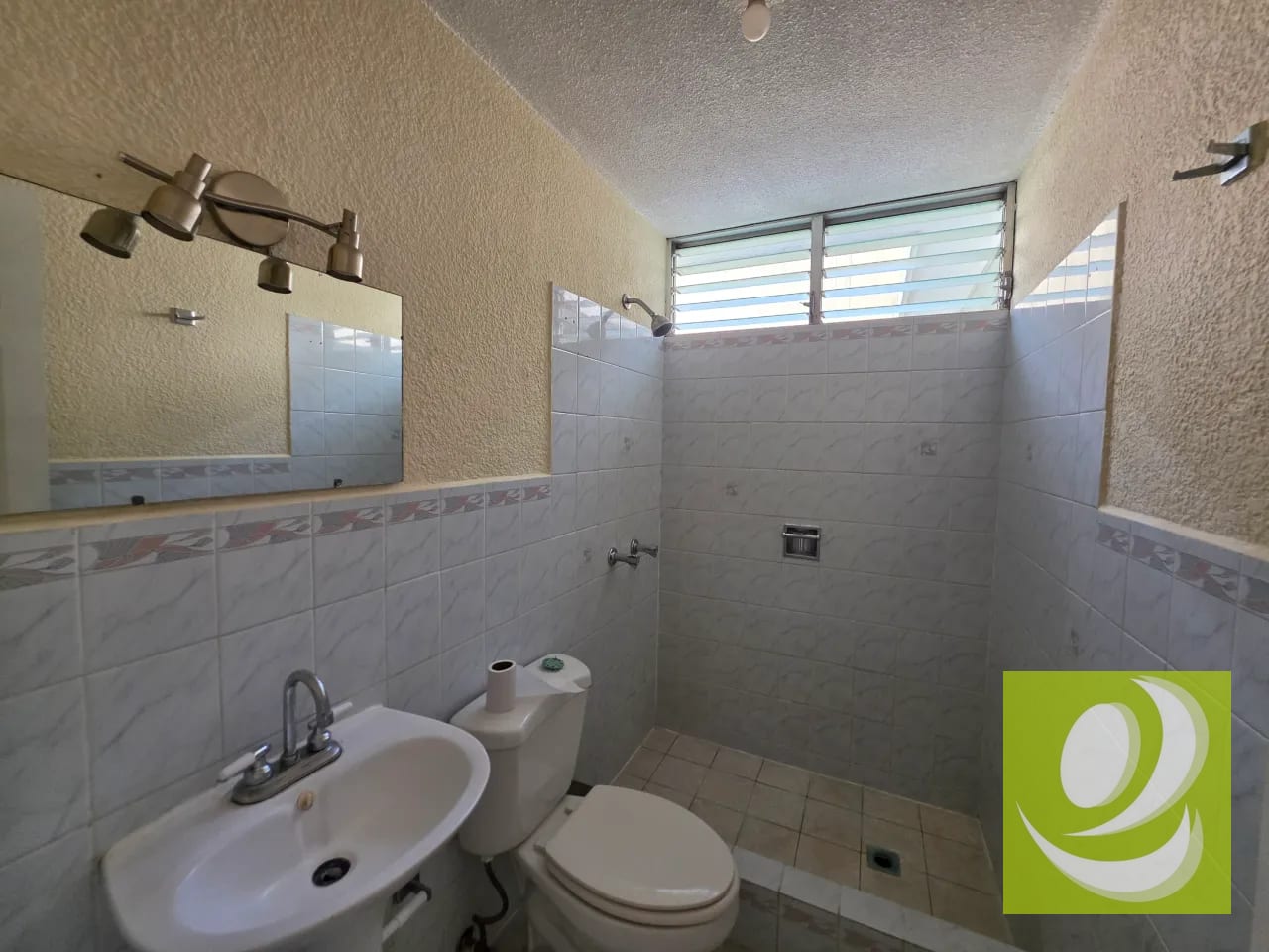 Apartamento en Alquiler en Residenciales V Zona 11 — Apartamento en Alquiler en Zona 11, Guatemala, Ciudad — foto 5 de 11