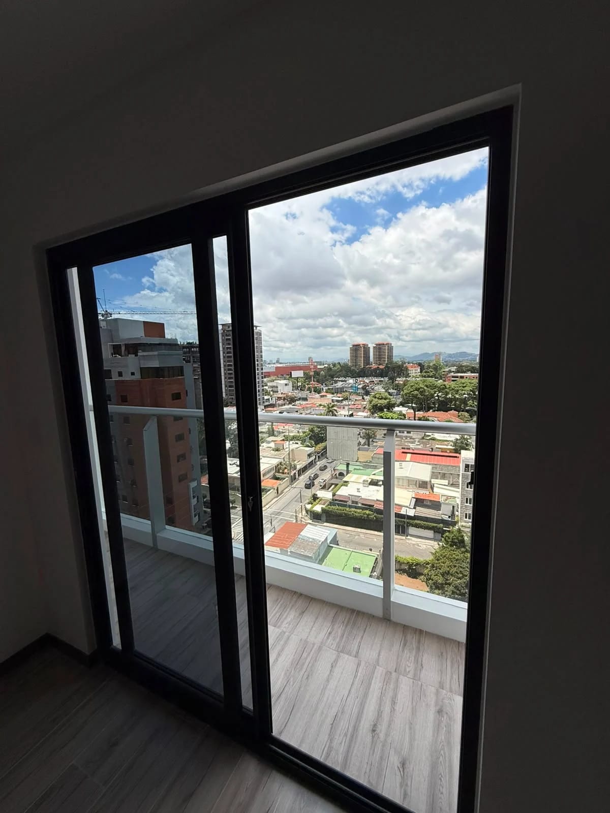 Apartamento a estrenar en zona 10 — Apartamento en Alquiler en Neo Apartamentos, Zona 10, Guatemala, Ciudad — foto 2 de 12