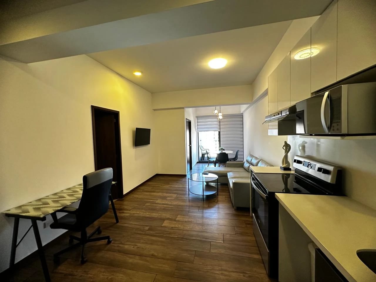 Apartamento amueblado en Renta en Z10 — Apartamento en Alquiler en Zona 10, Guatemala, Ciudad — foto 5 de 11