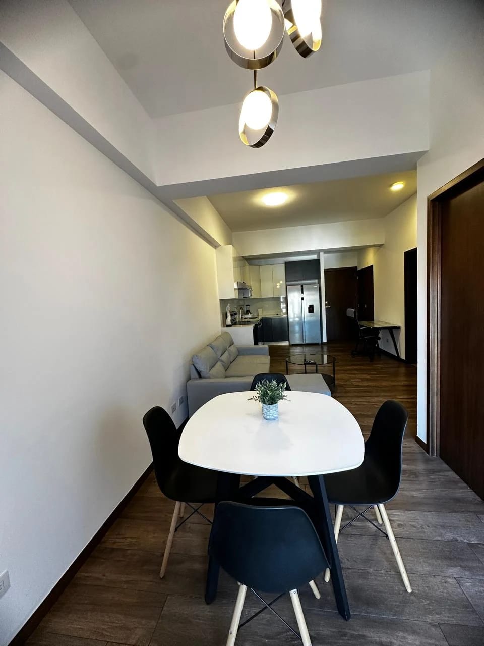 Apartamento amueblado en Renta en Z10 — Apartamento en Alquiler en Zona 10, Guatemala, Ciudad — foto 6 de 11