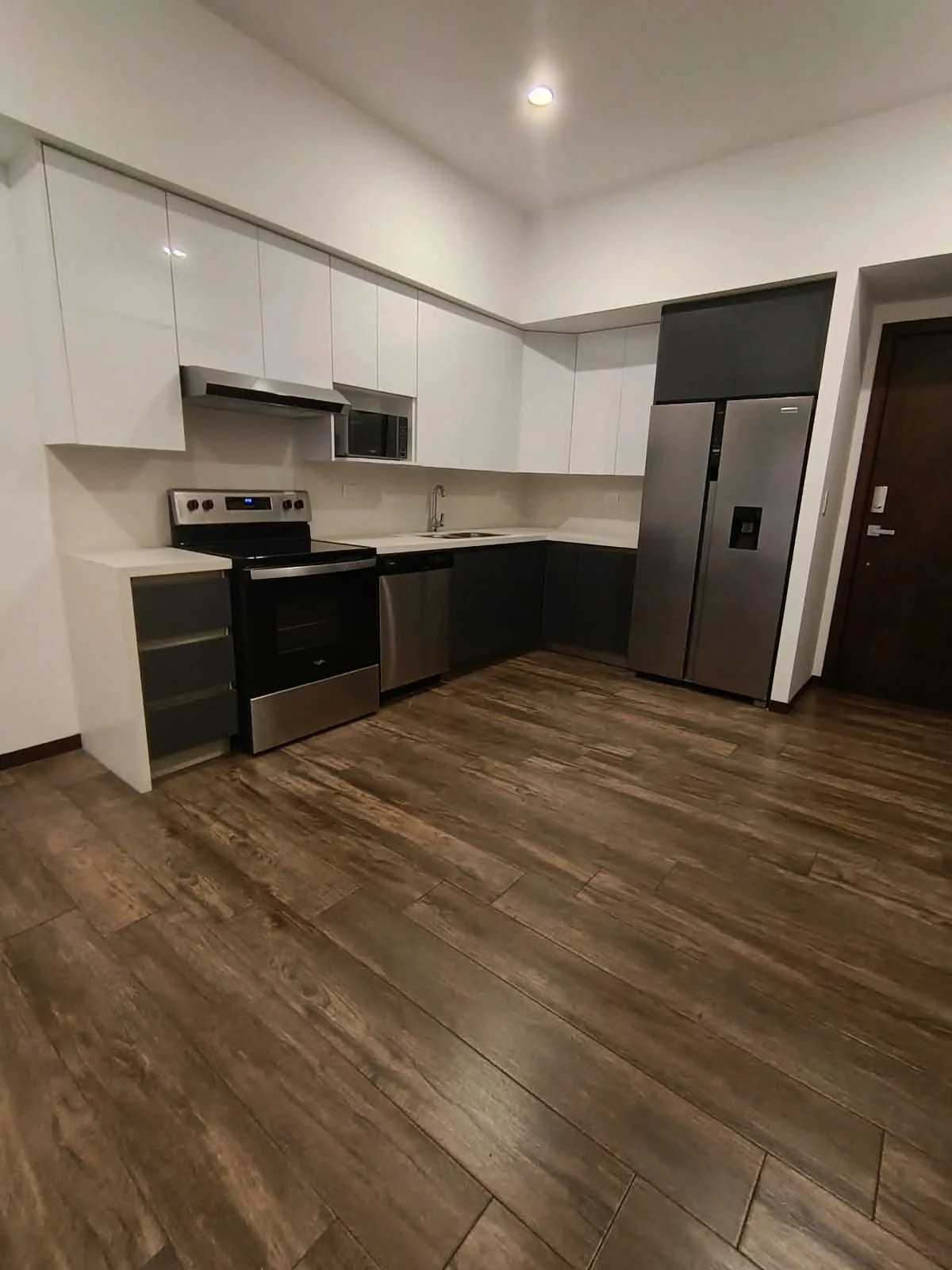 Apartamento en Renta en zona 10 — Apartamento en Alquiler en Zona 10, Guatemala, Ciudad — foto 3 de 8