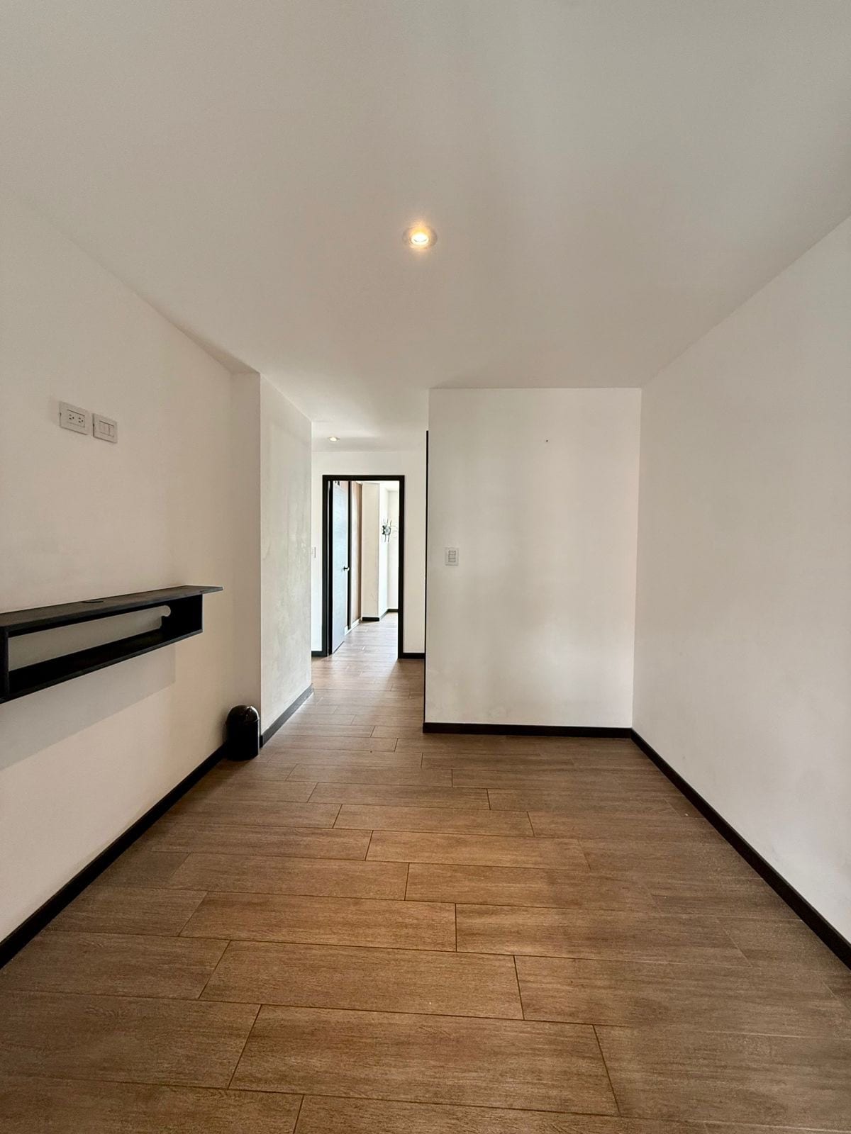 Apartamento en venta | 151 mts2 | 3 habitaciones | 2.5 baños | Dorm. Servicio — Apartamento en Venta en IQ10, Zona 10, Guatemala, Ciudad — foto 4 de 8