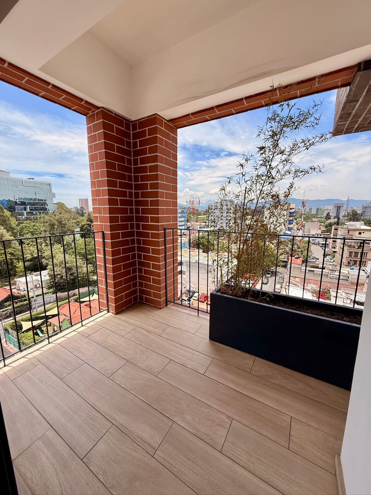 Apartamento 3 hab | Estudio | 3 baños | 3 parqueos | Meraki 10 — Apartamento en Venta en Meraki Z10, Zona 10, Guatemala, Ciudad — foto 12 de 17