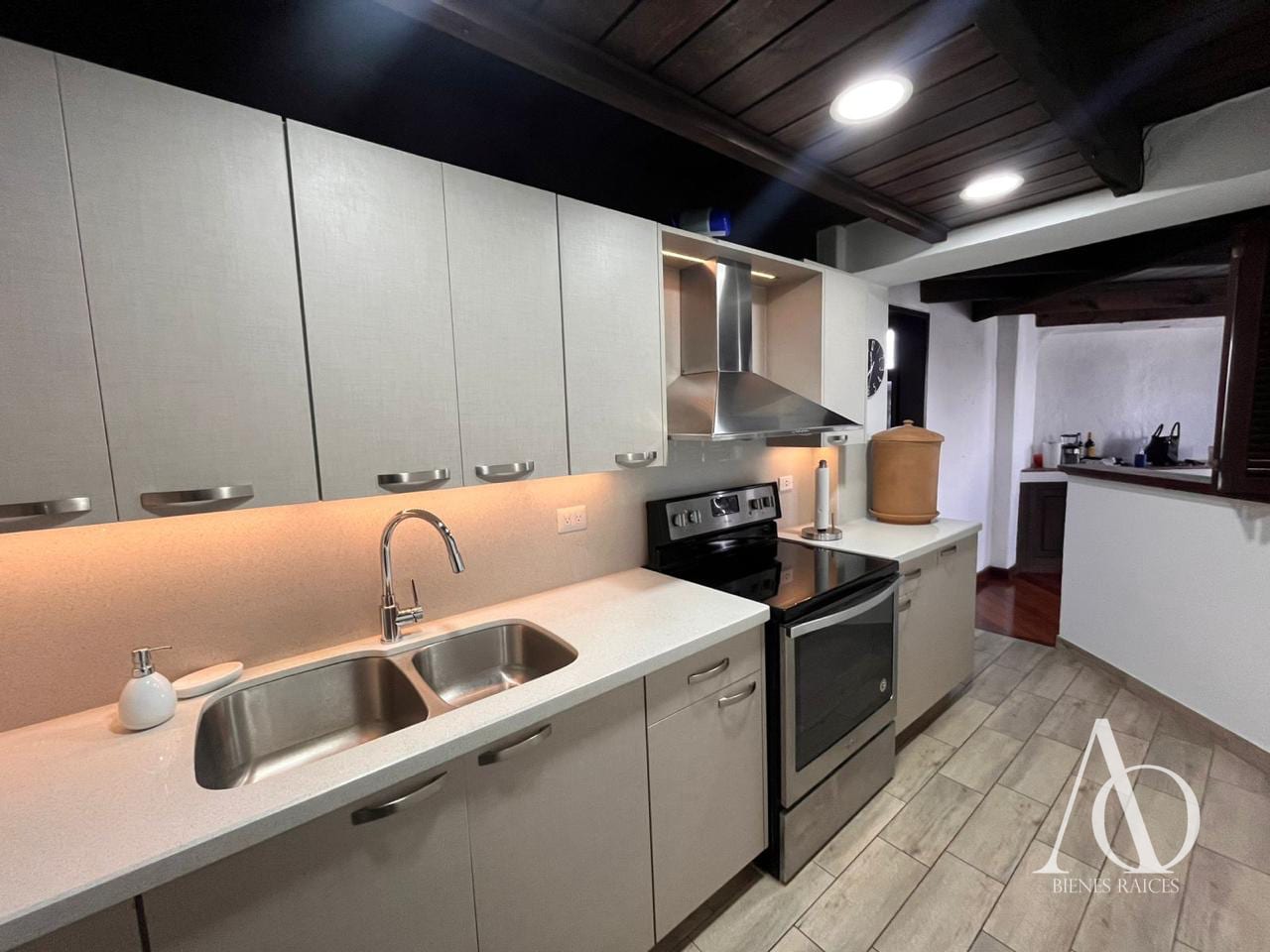 Apartamento en Alquiler Edificio La Barranca, zona 15 VH1 / EN DIRECTO 3 — Apartamento en Alquiler en La Barranca, Zona 15, Guatemala, Ciudad — foto 11 de 17