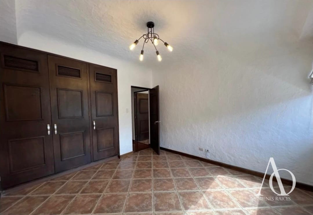 Apartamento en Alquiler Edificio La Barranca, zona 15 VH1 / EN DIRECTO 3 — Apartamento en Alquiler en La Barranca, Zona 15, Guatemala, Ciudad — foto 13 de 17