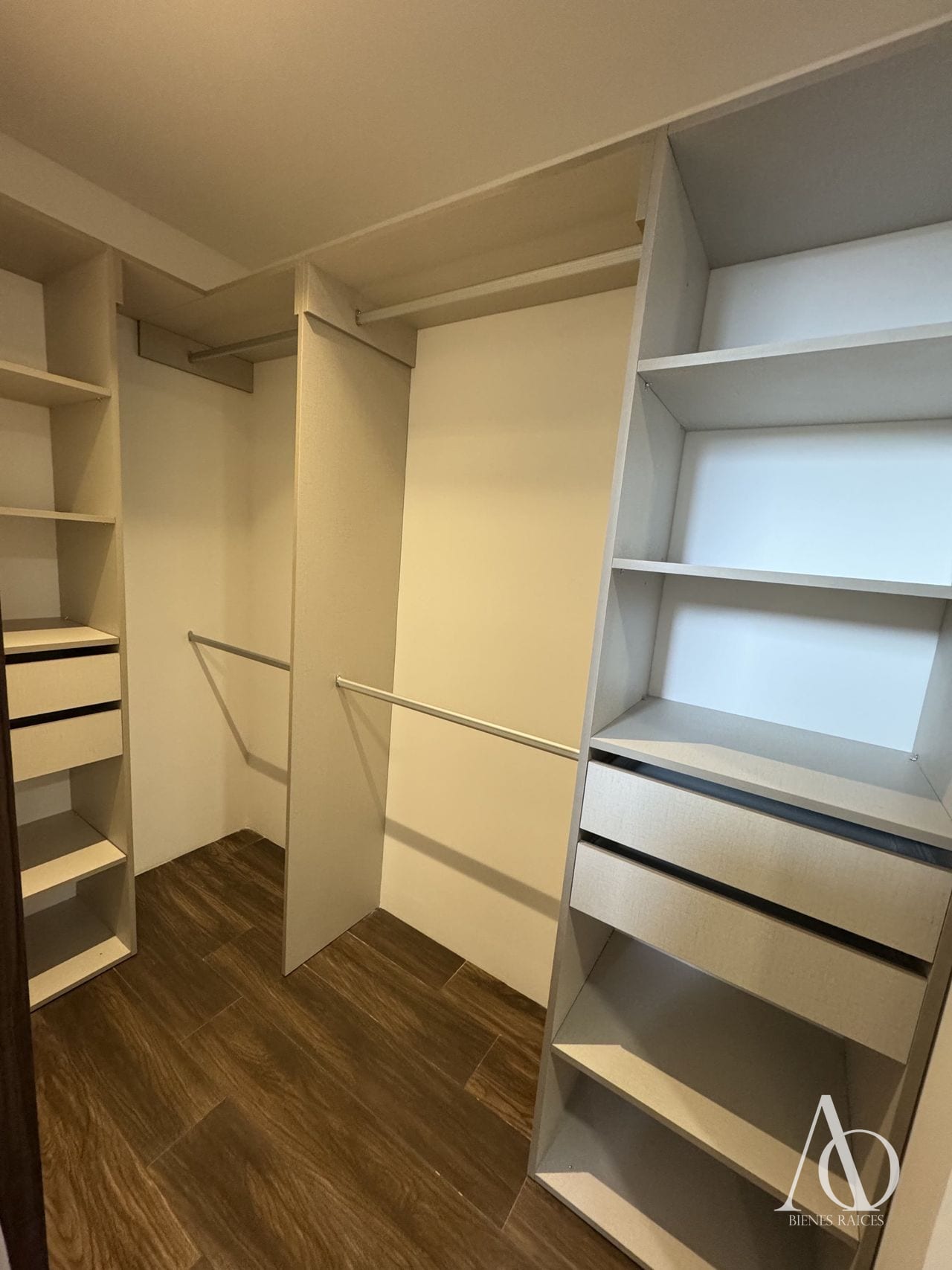 Apartamento en Alquiler Edificio Vila Quince, zona 15 VH2 N9 — Apartamento en Alquiler en Vila Quince, Zona 15, Guatemala, Ciudad — foto 13 de 15
