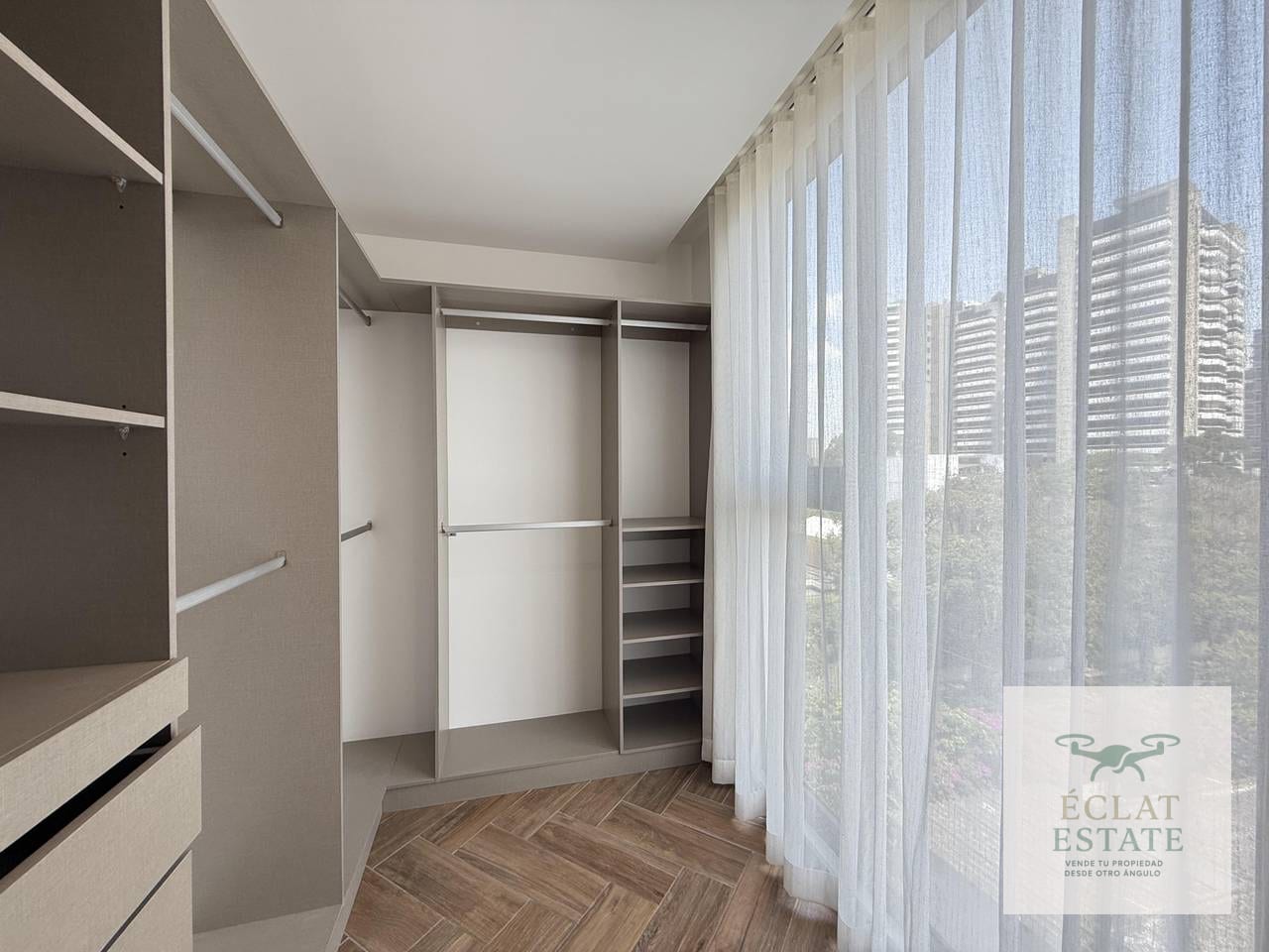 Apartamento amplio de 2 habitaciones en renta en zona 10 — Apartamento en Alquiler en Naori, Zona 10, Guatemala, Ciudad — foto 6 de 14