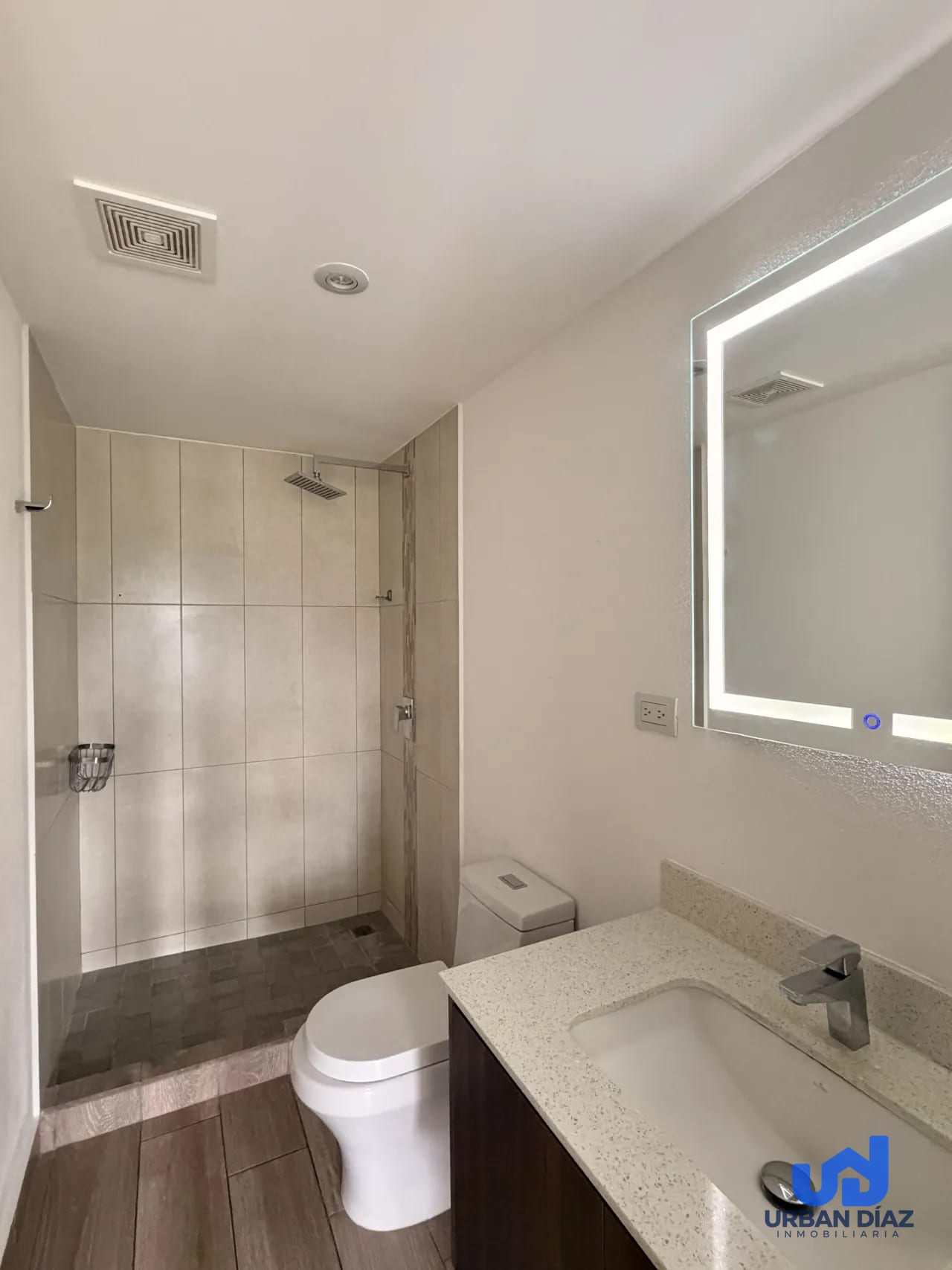 Apartamento en San Isidro 20/21, Zona 16 — Apartamento en Alquiler en San Isidro 20/21, Zona 16, Guatemala, Ciudad — foto 15 de 17