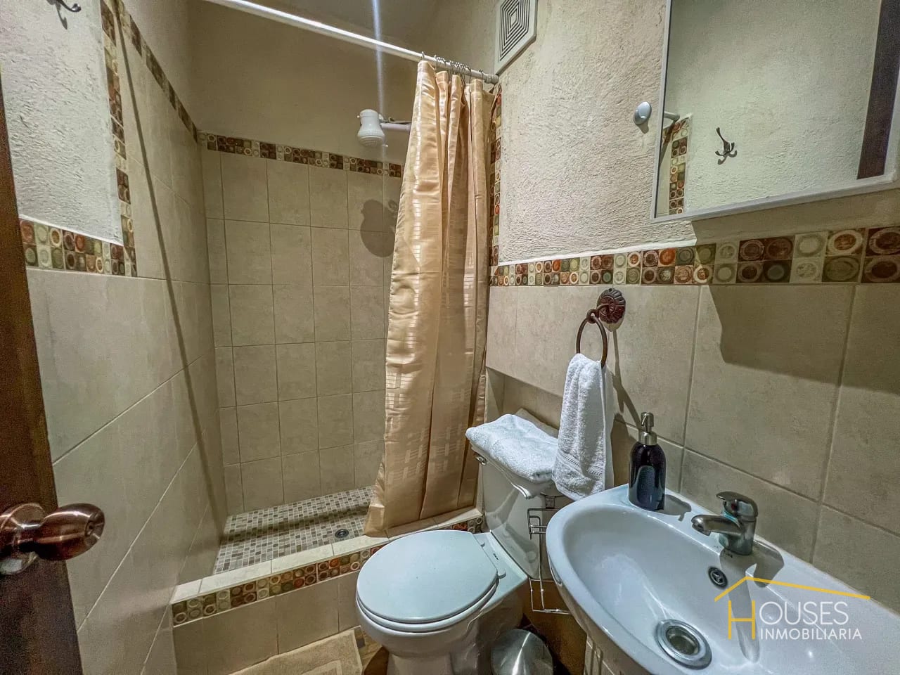 Rento Apartamento en Gravileas y Jacarandas, Antigua G. — Apartamento en Alquiler en Las Gravileas, Antigua, Sacatepéquez — foto 9 de 13