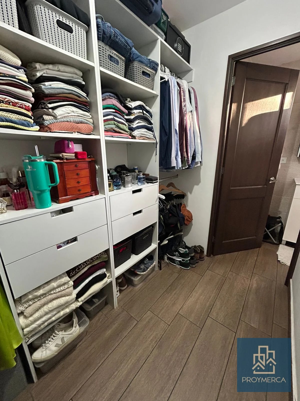 Apartamento en venta , Santa María Las Charcas, Zona 11 - 4