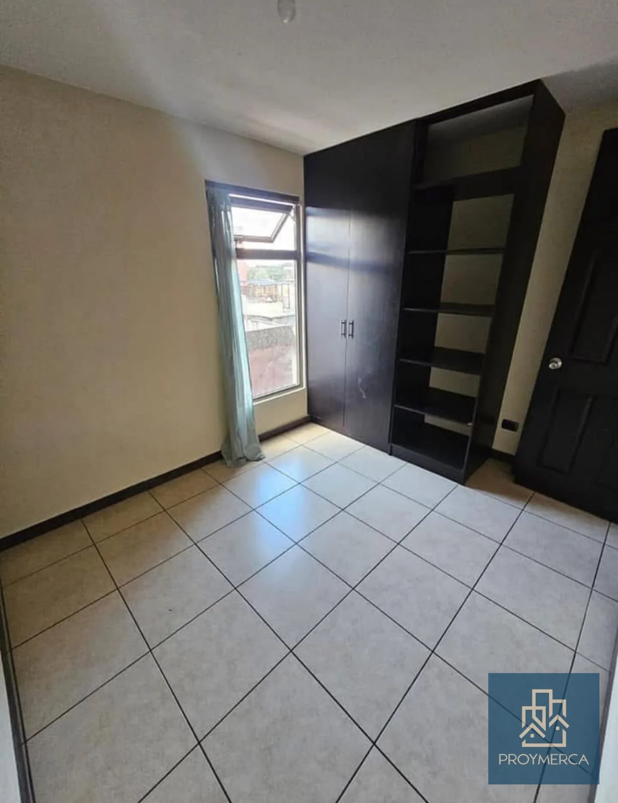 Apartamento amplio en alquiler, Jardines de las Charcas 1, Zona 11 — Apartamento en Alquiler en Jardines de Las Charcas, Zona 11, Guatemala, Ciudad — foto 7 de 8