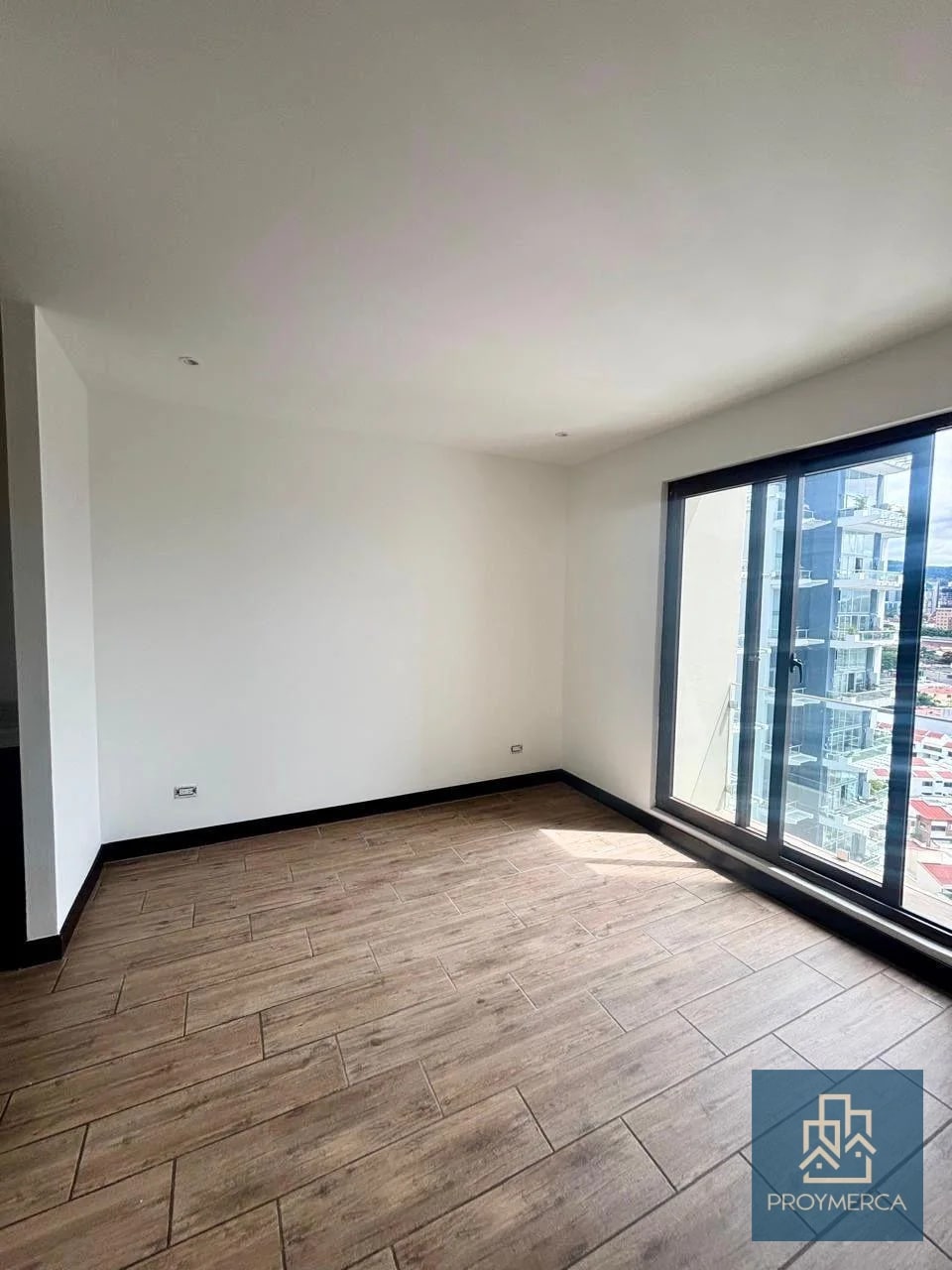 Apartamento en alquiler, Marques de Oakland, Zona 10, Diagonal 6 — Apartamento en Alquiler en Marques de Oakland, Zona 10, Guatemala, Ciudad — foto 5 de 11