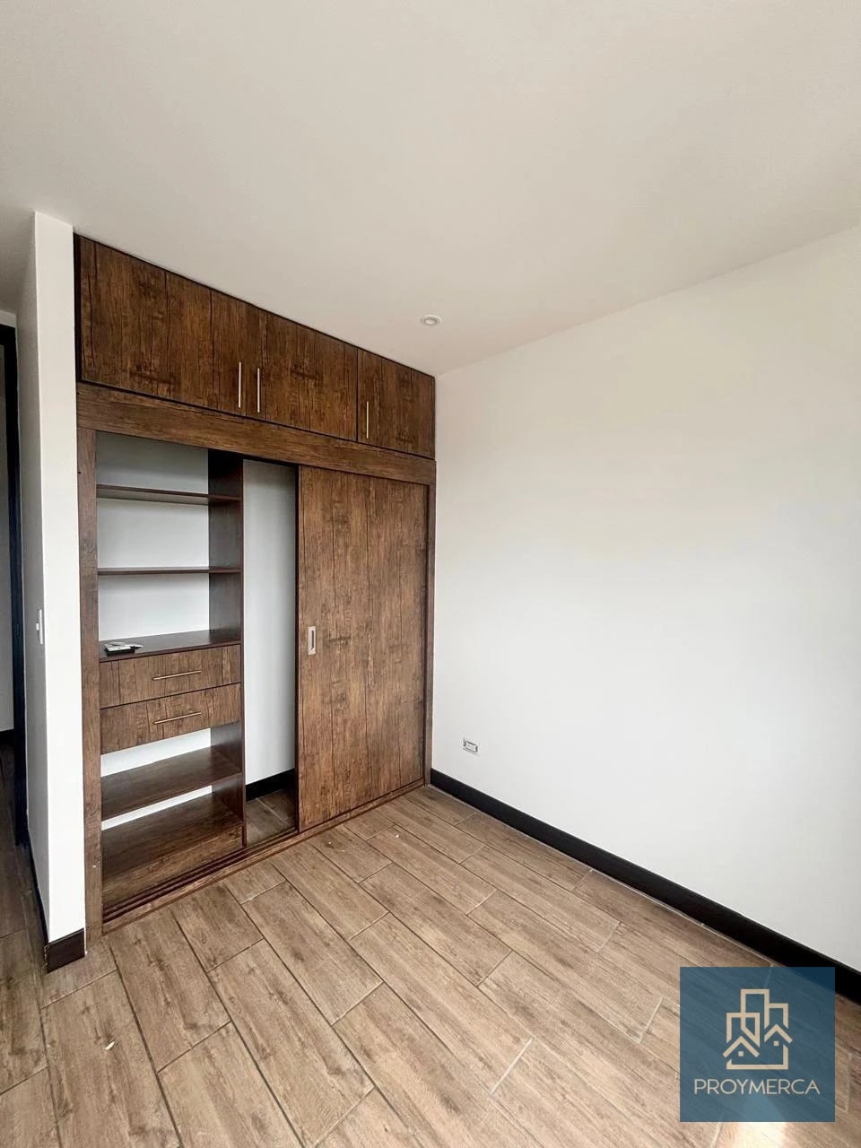 Apartamento en alquiler, Marques de Oakland, Zona 10, Diagonal 6 — Apartamento en Alquiler en Marques de Oakland, Zona 10, Guatemala, Ciudad — foto 7 de 11