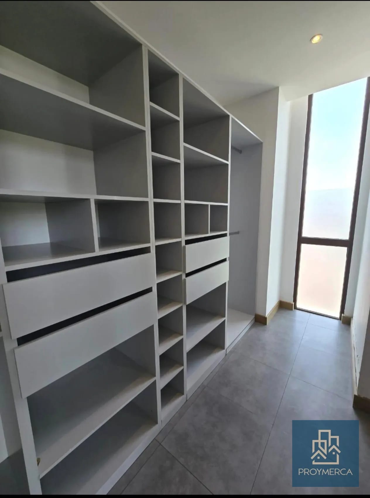 Amplio Apartamento en Alquiler zona 16 — Apartamento en Alquiler en Zona 16, Guatemala, Ciudad — foto 9 de 13