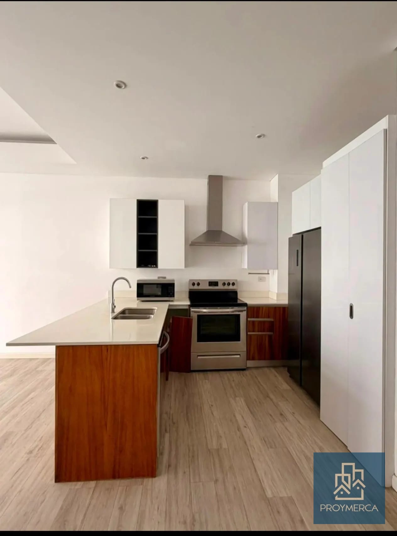 Apartamento en Alquiler Lirios de Cayalà zona 16 — Apartamento en Alquiler en Zona 16, Guatemala, Ciudad — foto 4 de 11