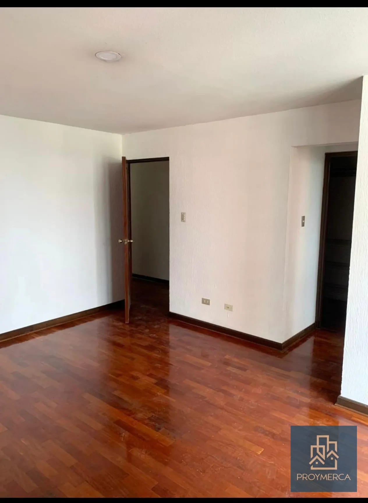 Amplio Apartamento en Alquiler zona 14 — Apartamento en Alquiler en Zona 14, Guatemala, Ciudad — foto 2 de 10