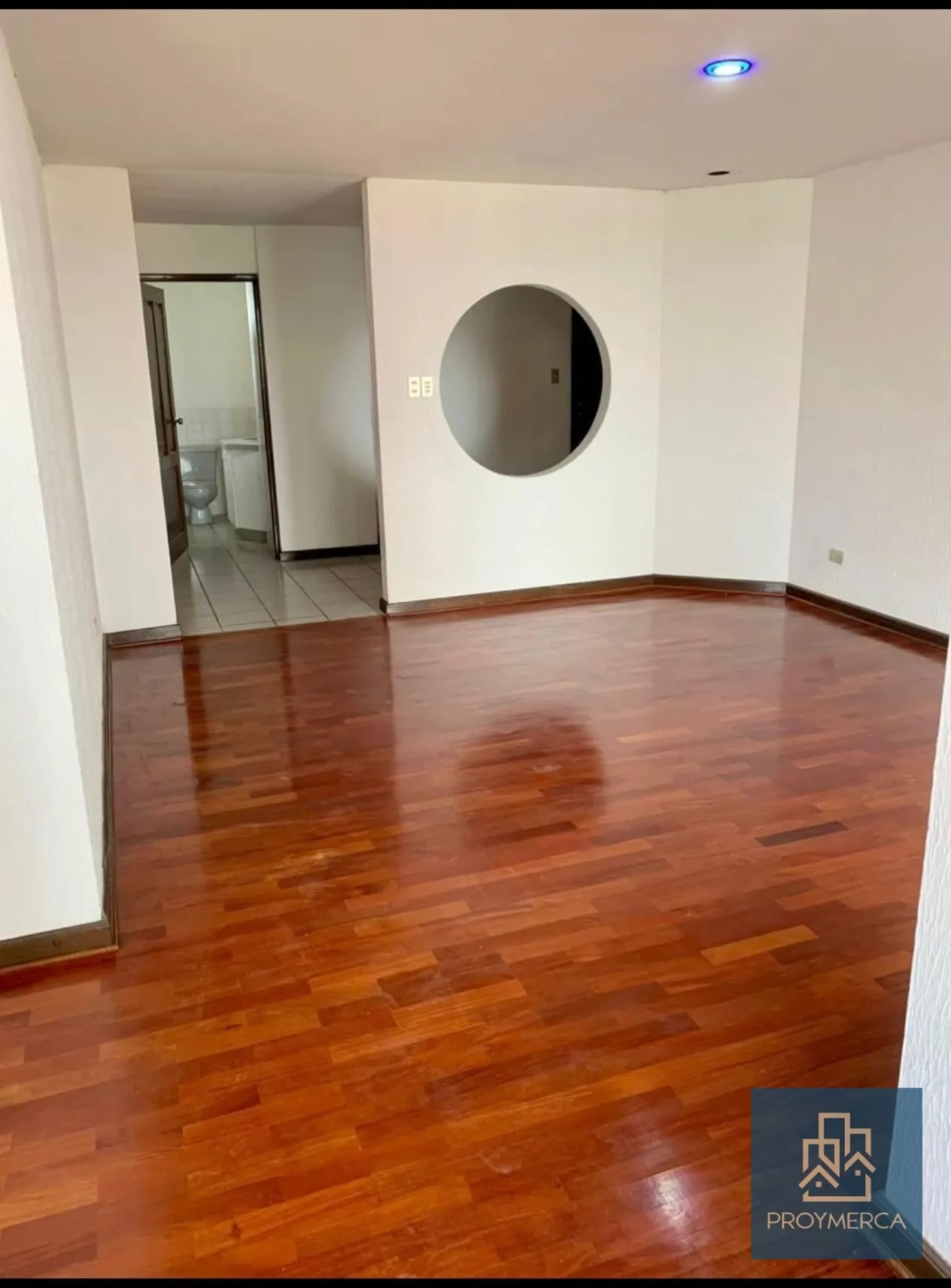 Amplio Apartamento en Alquiler zona 14 — Apartamento en Alquiler en Zona 14, Guatemala, Ciudad — foto 6 de 10