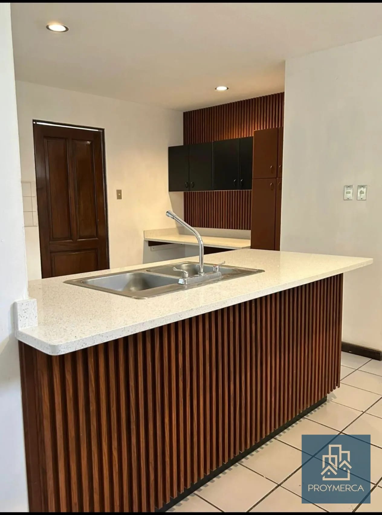 Amplio Apartamento en Alquiler zona 14 — Apartamento en Alquiler en Zona 14, Guatemala, Ciudad — foto 8 de 10