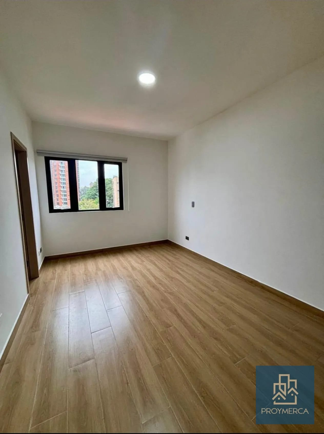 Amplio Apartamento en alquiler zona 15 — Apartamento en Alquiler en Zona 15, Guatemala, Ciudad — foto 8 de 12