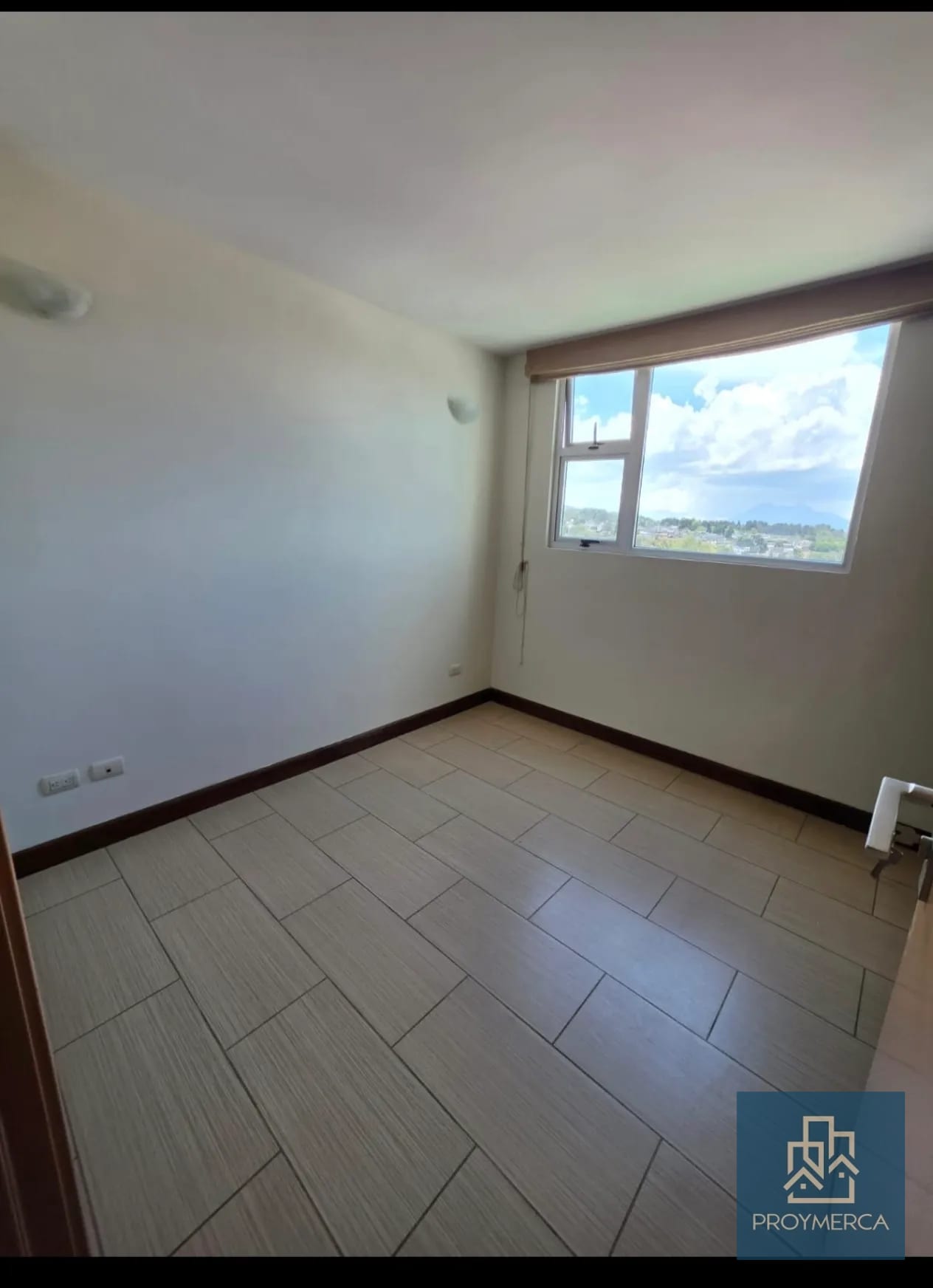 Amplio Apartamento en Alquiler zona 14 — Apartamento en Alquiler en Condado La Villa, Zona 14, Guatemala, Ciudad — foto 5 de 11